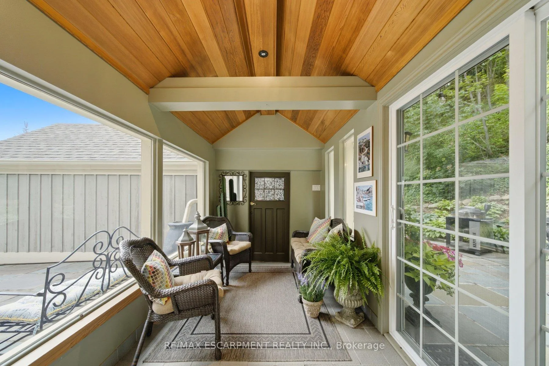 Photo 7 of 44 New Mountain Road, Hamilton, Stoney Creek — HOMEH