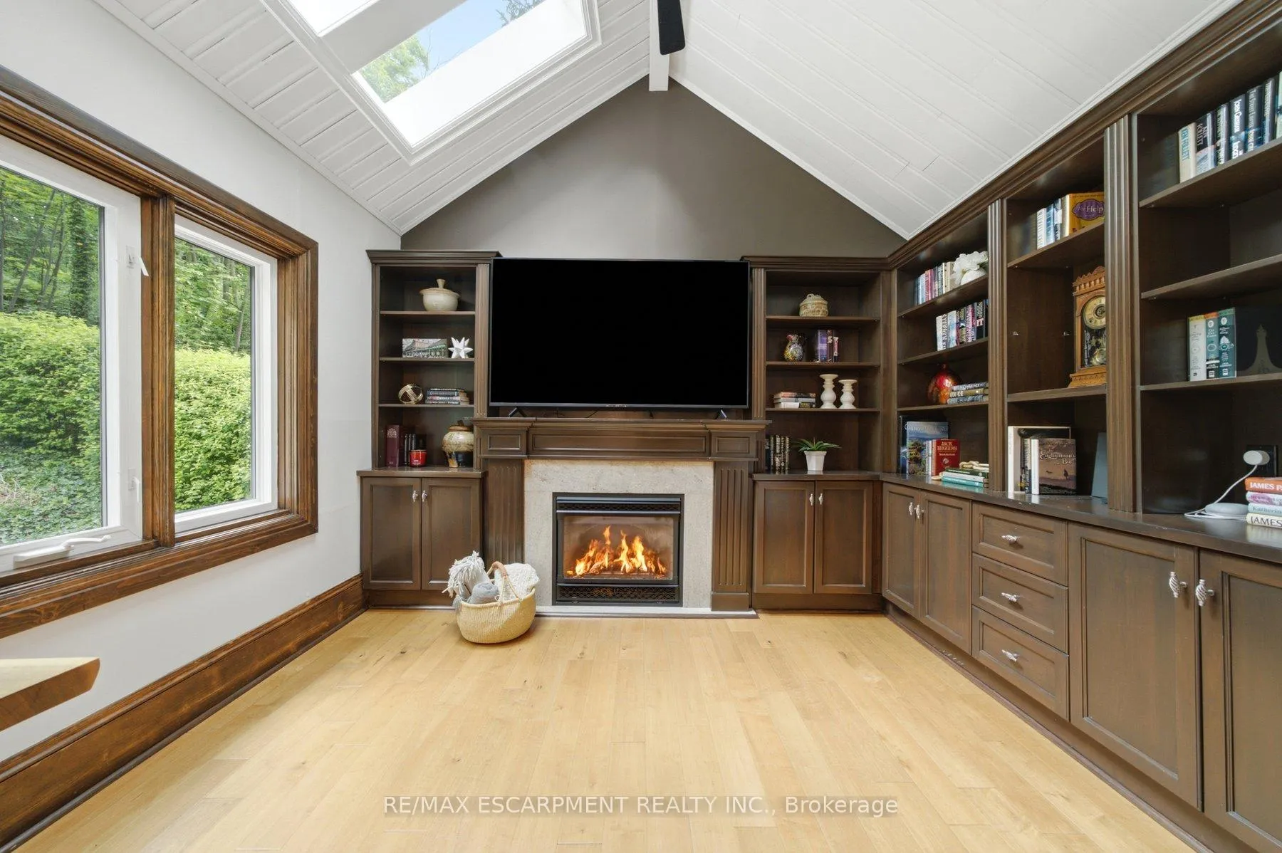 Photo 20 of 44 New Mountain Road, Hamilton, Stoney Creek — HOMEH