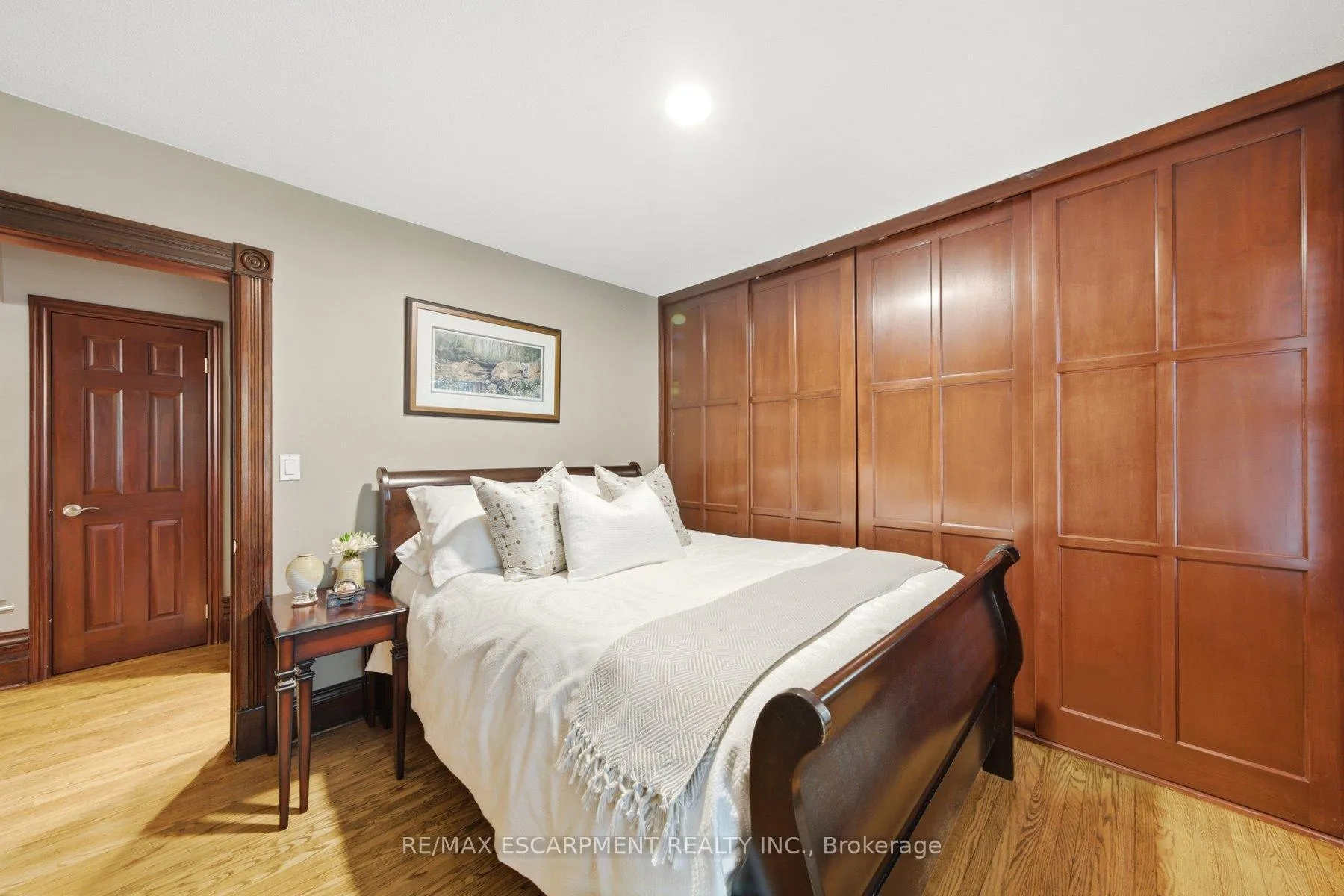 Photo 21 of 44 New Mountain Road, Hamilton, Stoney Creek — HOMEH
