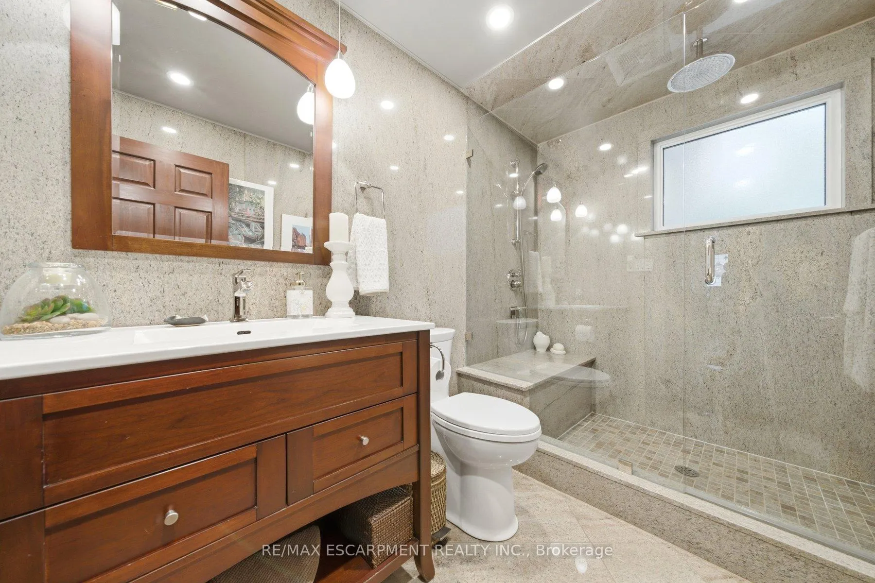 Photo 22 of 44 New Mountain Road, Hamilton, Stoney Creek — HOMEH