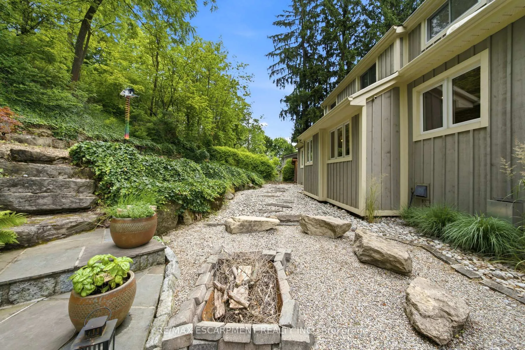 Photo 34 of 44 New Mountain Road, Hamilton, Stoney Creek — HOMEH