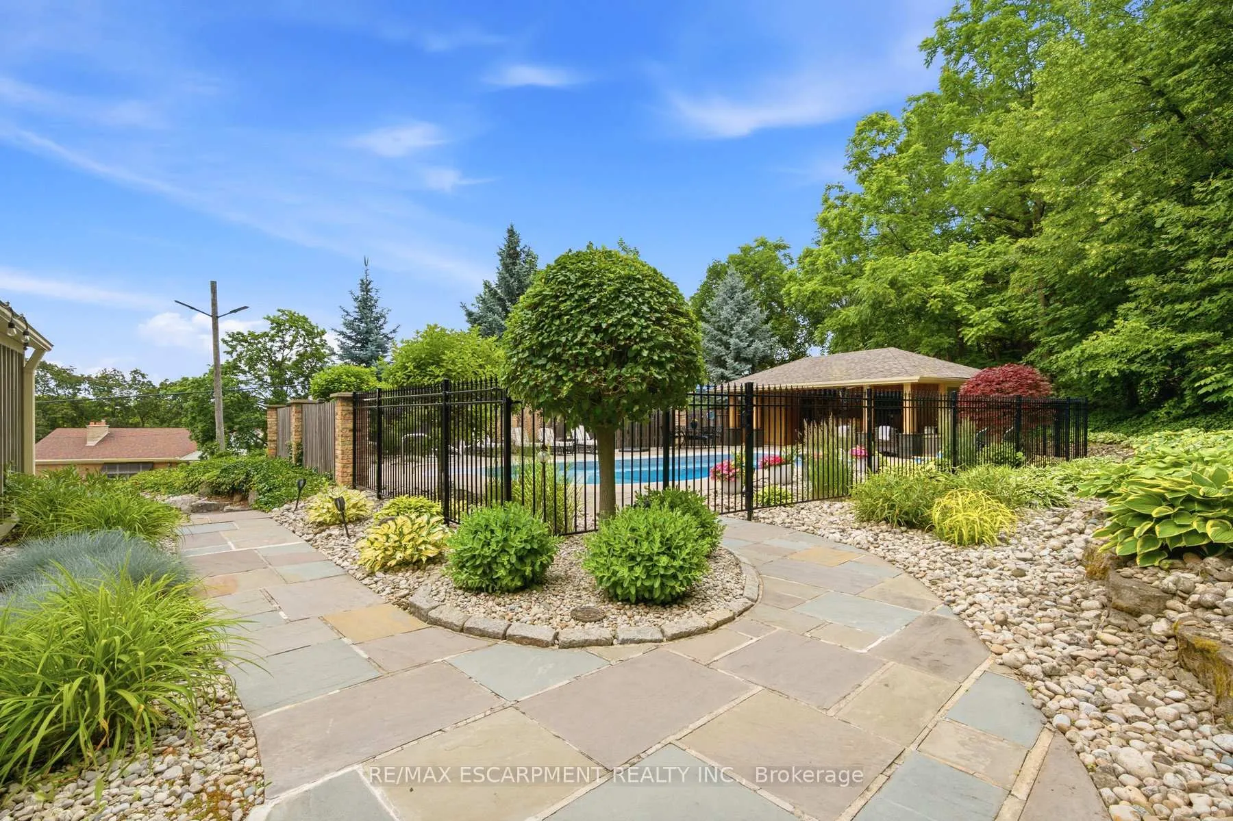 Photo 38 of 44 New Mountain Road, Hamilton, Stoney Creek — HOMEH