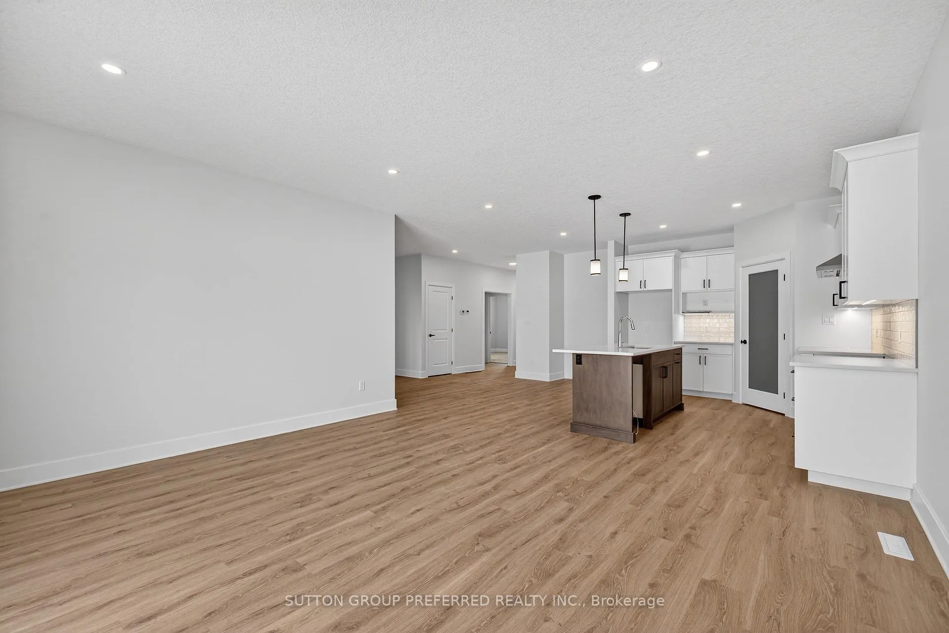 Photo 7 of 45 Ayrshire Avenue, St. Thomas — HOMEH