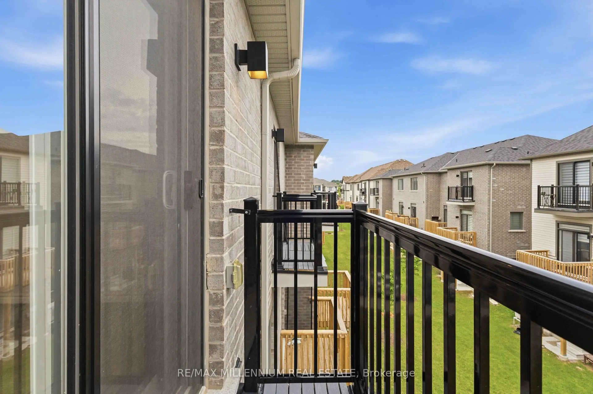 Photo 33 of 775 Chinook Path, Oshawa, Donevan — HOMEH