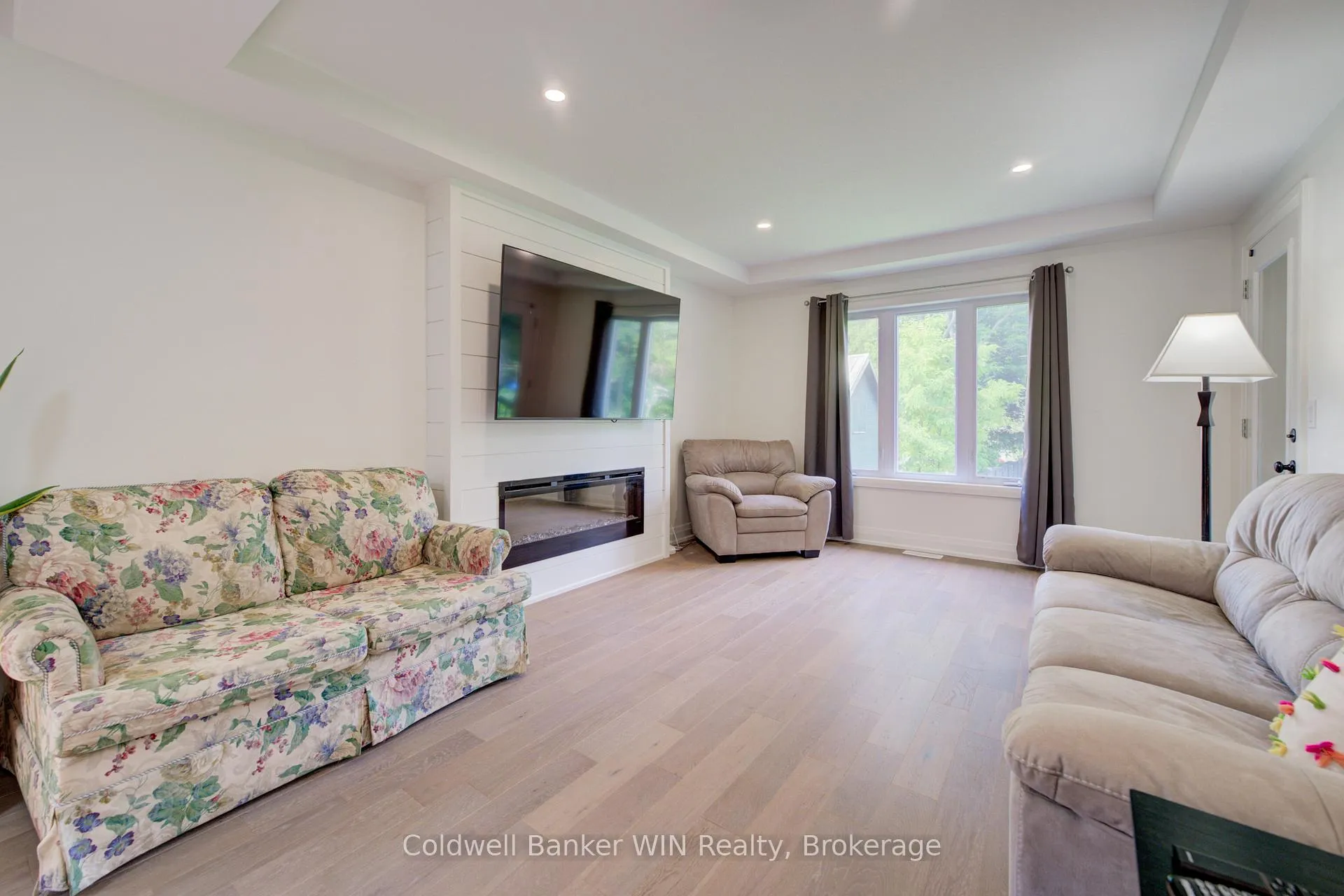 Photo 15 of 247 Fergus Street N, Wellington North, Mount Forest — HOMEH