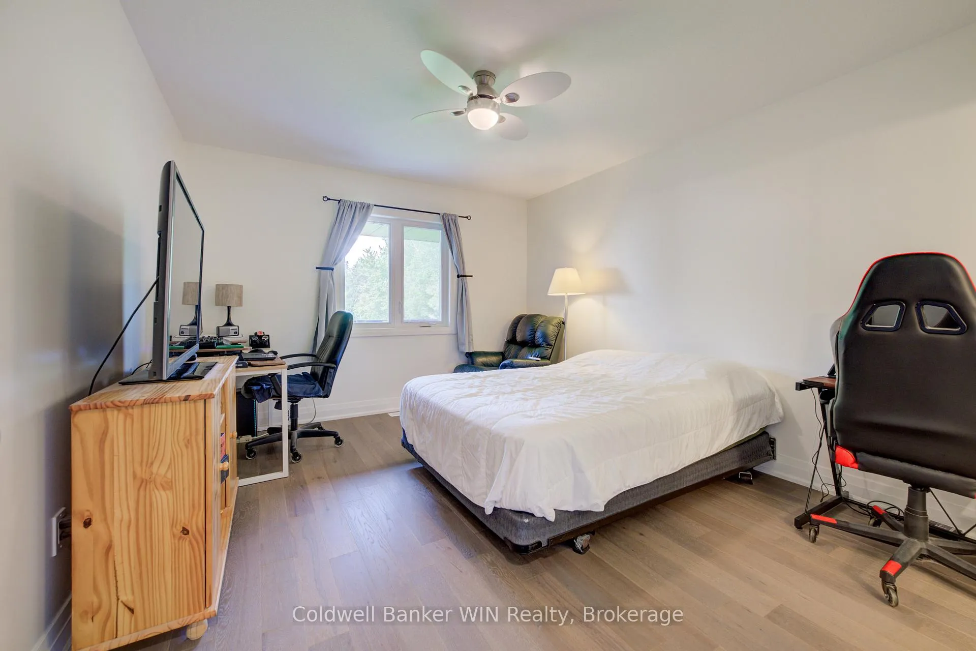 Photo 23 of 247 Fergus Street N, Wellington North, Mount Forest — HOMEH