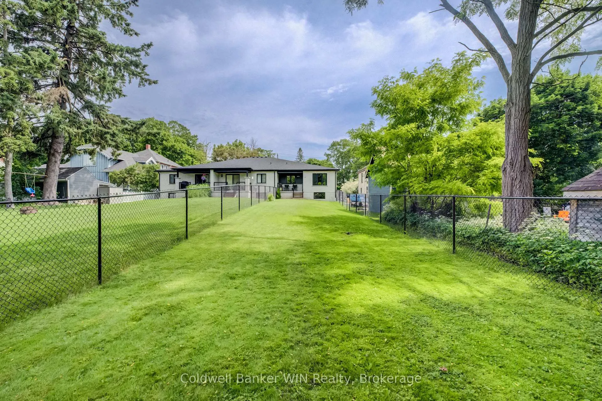 Photo 32 of 247 Fergus Street N, Wellington North, Mount Forest — HOMEH