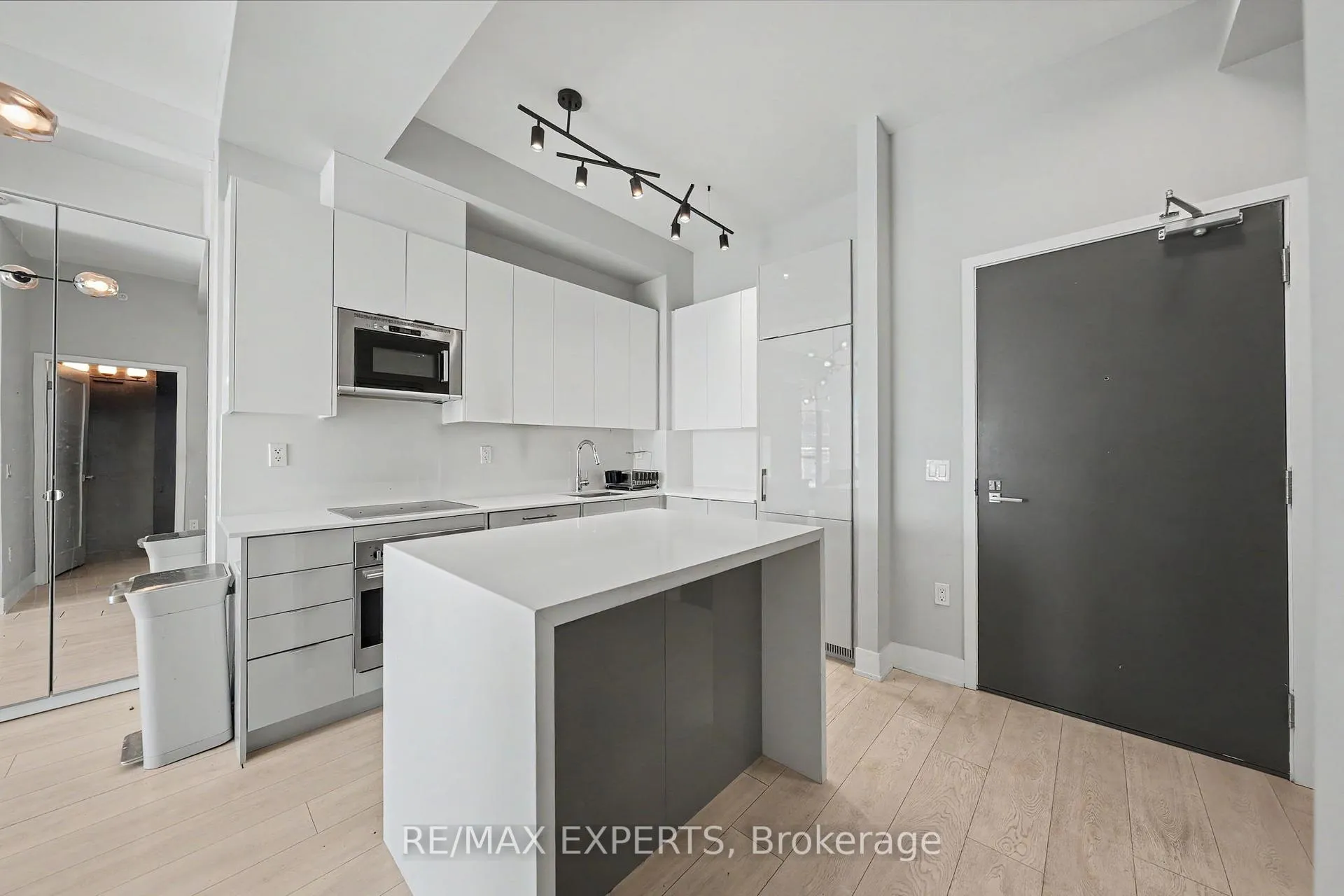 Photo 5 of Unit 201, 2916 Highway 7, Vaughan, Concord — HOMEH