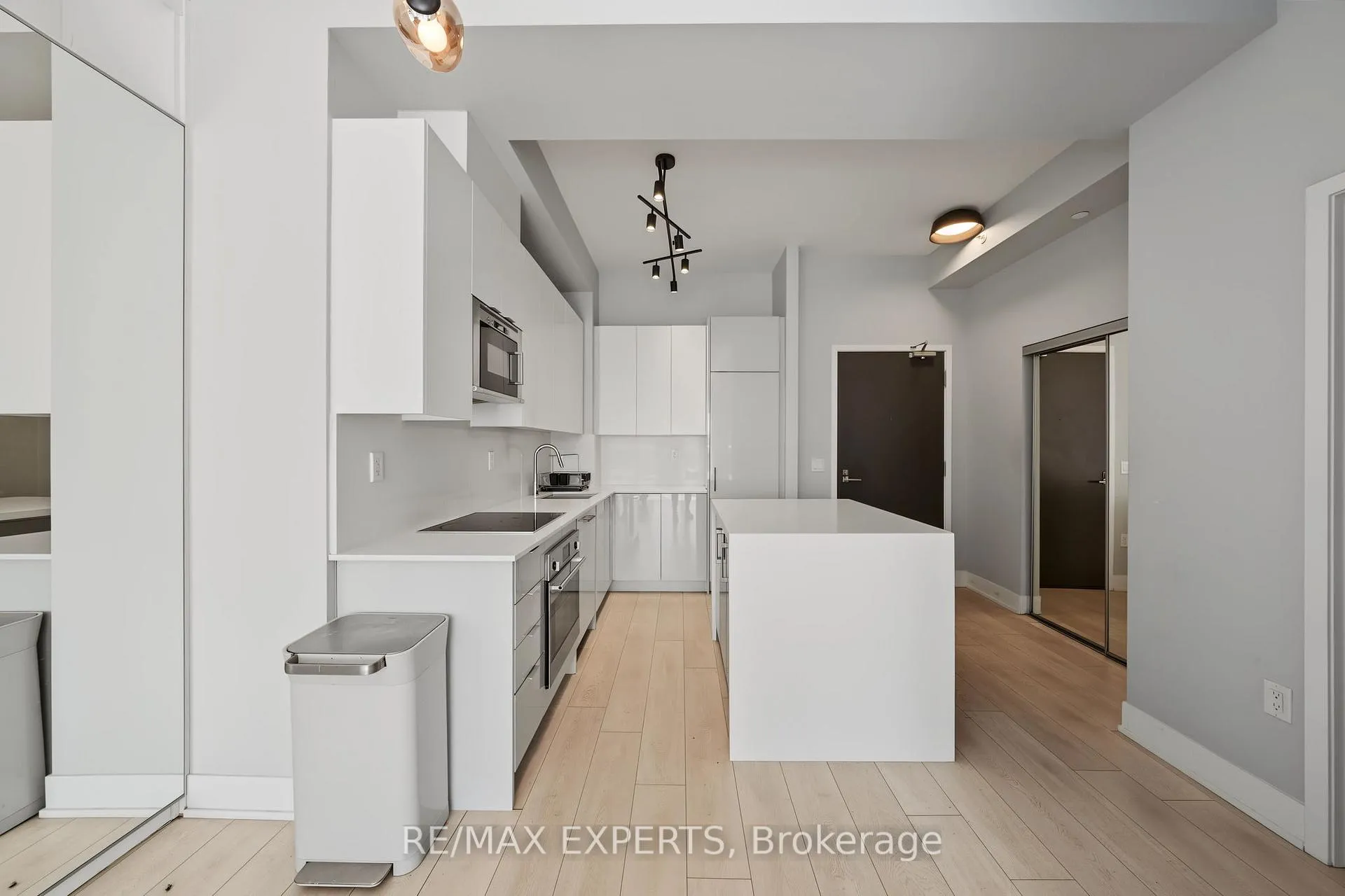 Photo 6 of Unit 201, 2916 Highway 7, Vaughan, Concord — HOMEH