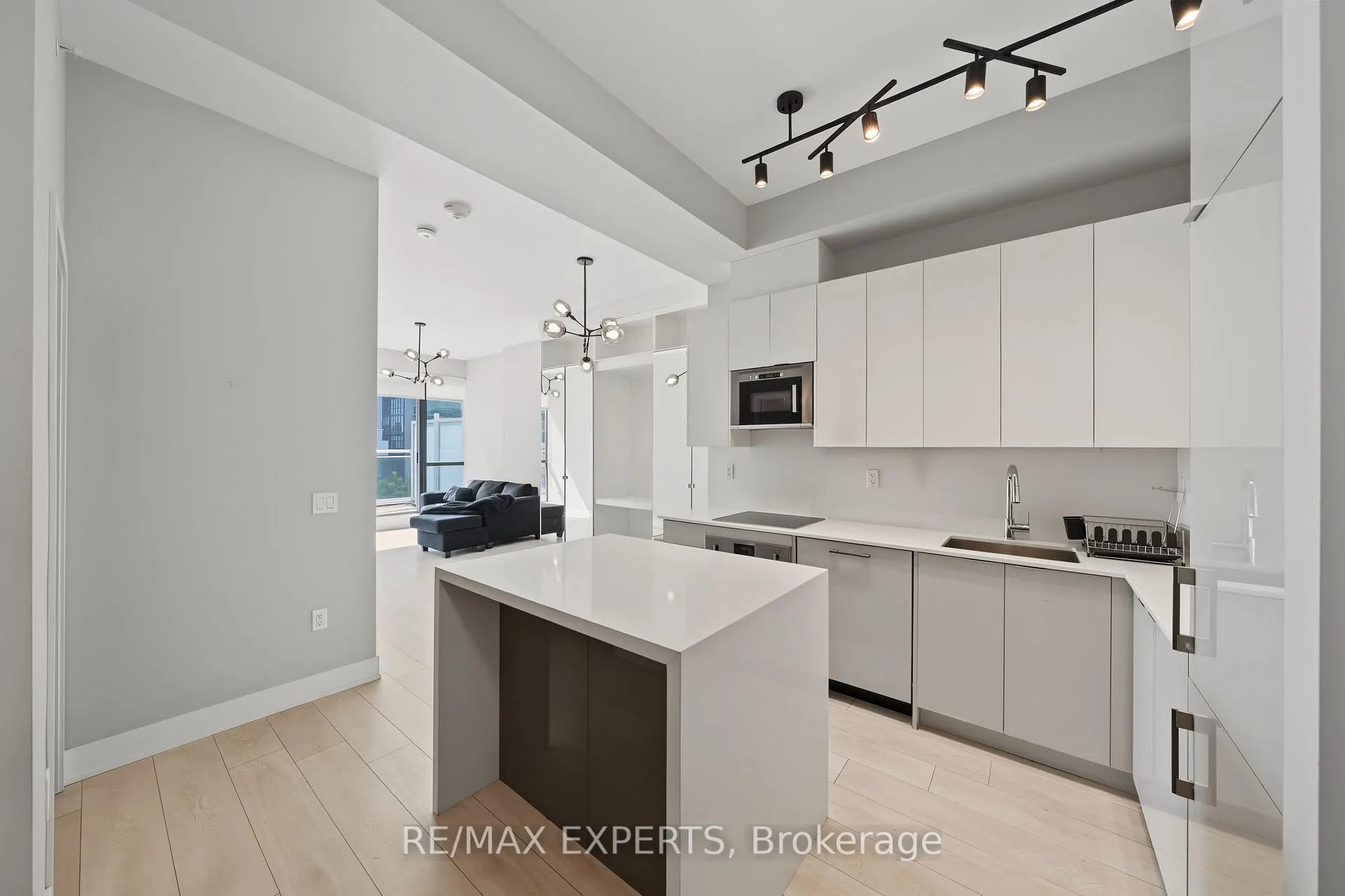 Photo 8 of Unit 201, 2916 Highway 7, Vaughan, Concord — HOMEH