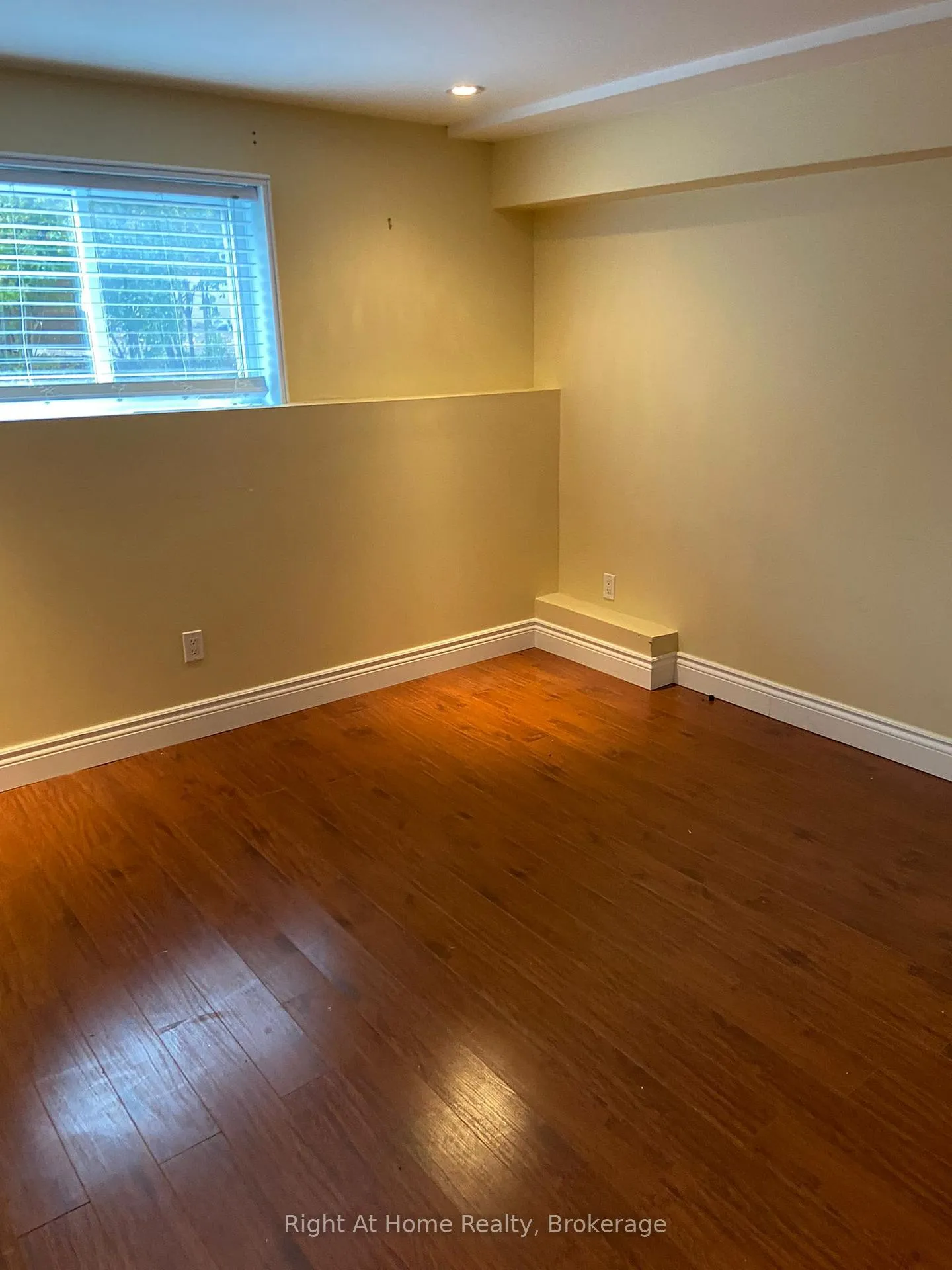 Photo 9 of Unit B, 40 Prospect Street, Clarington, Bowmanville — HOMEH