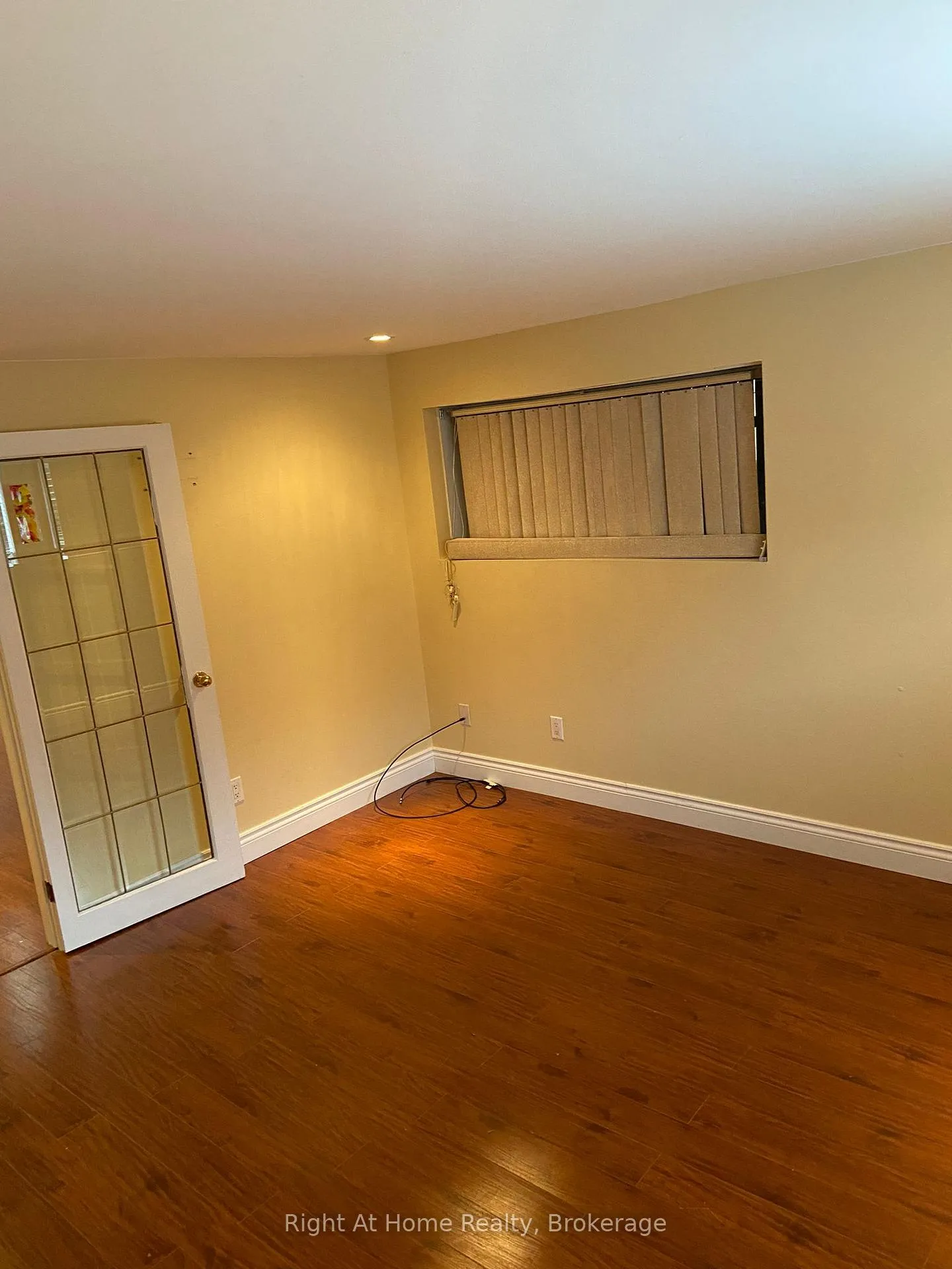 Photo 10 of Unit B, 40 Prospect Street, Clarington, Bowmanville — HOMEH