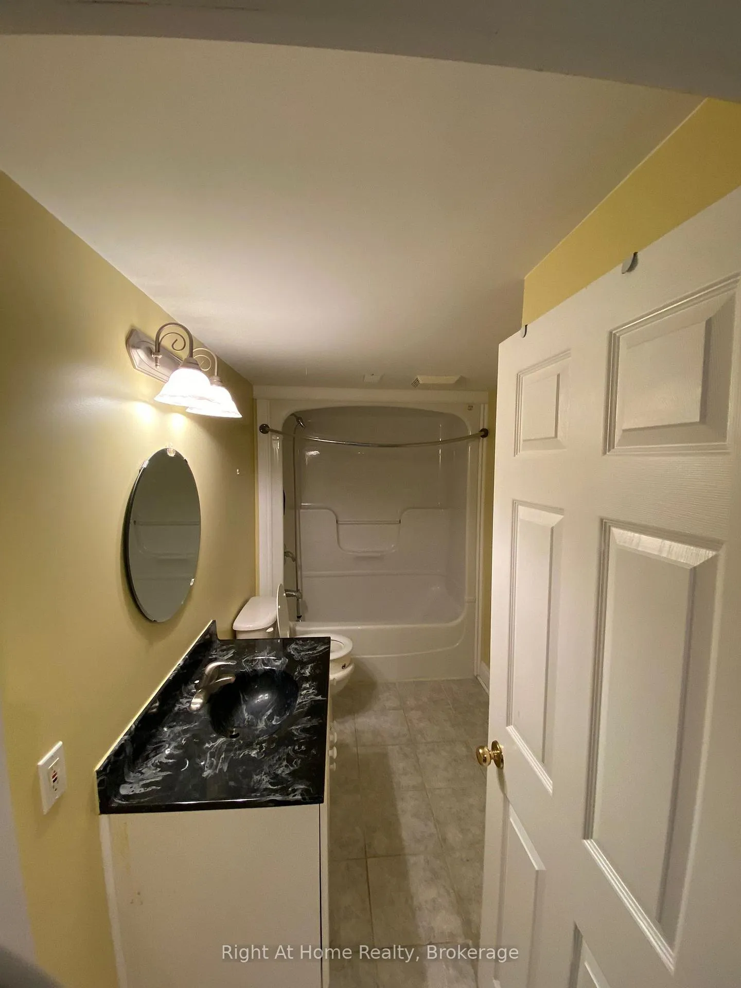Photo 11 of Unit B, 40 Prospect Street, Clarington, Bowmanville — HOMEH