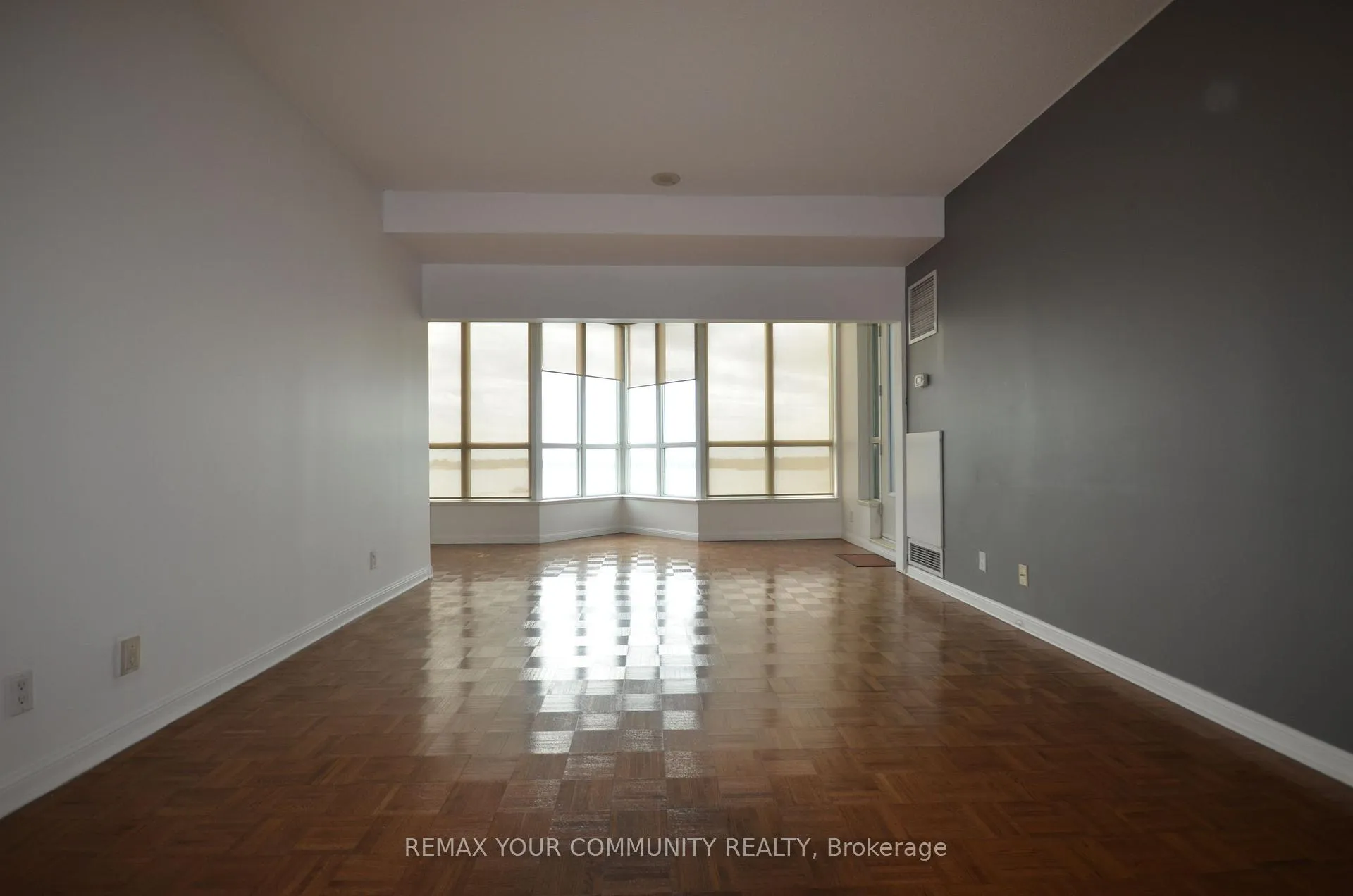Photo 4 of Unit 1707, 228 Queens Quay W, Toronto, Waterfront Communities — HOMEH