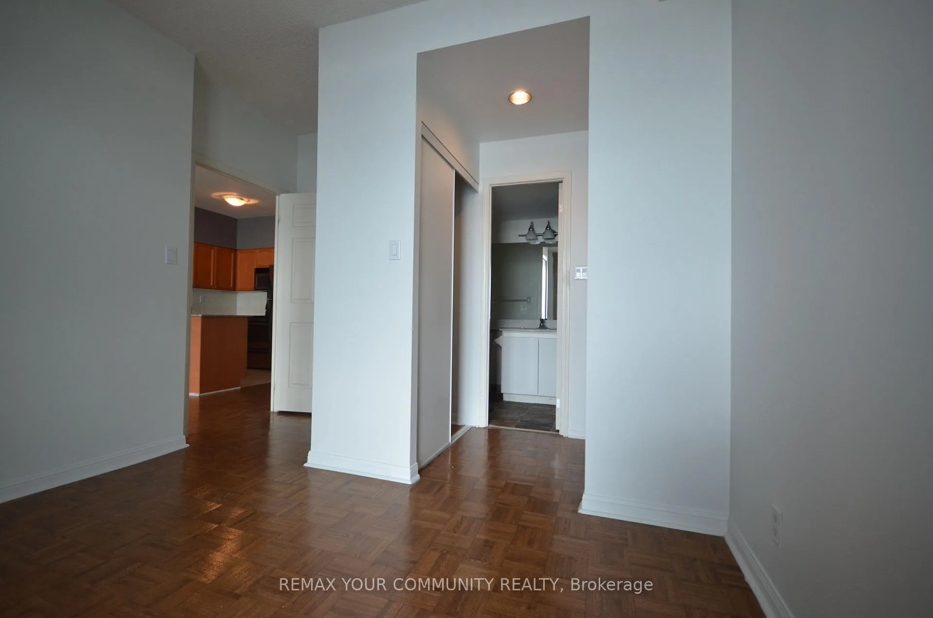 Photo 6 of Unit 1707, 228 Queens Quay W, Toronto, Waterfront Communities — HOMEH