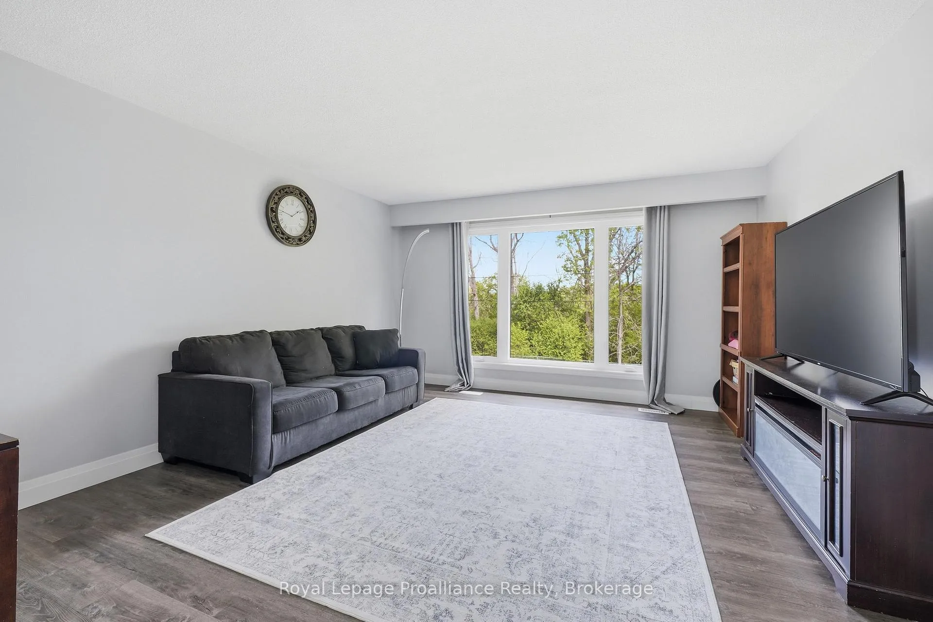 Photo 6 of 45 Nelson Street, Quinte West, Sidney Ward — HOMEH