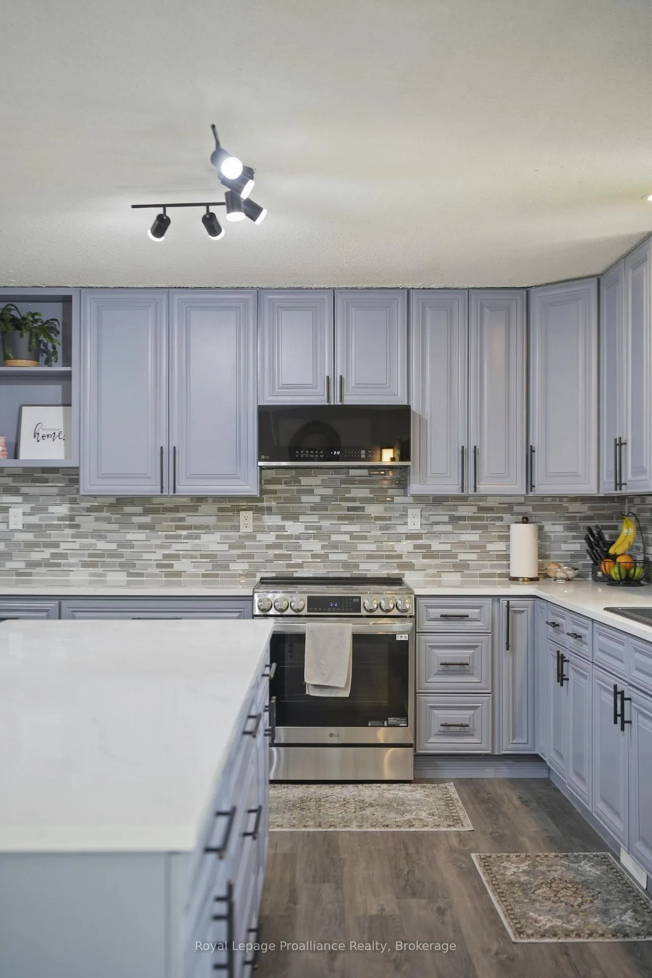Photo 13 of 45 Nelson Street, Quinte West, Sidney Ward — HOMEH