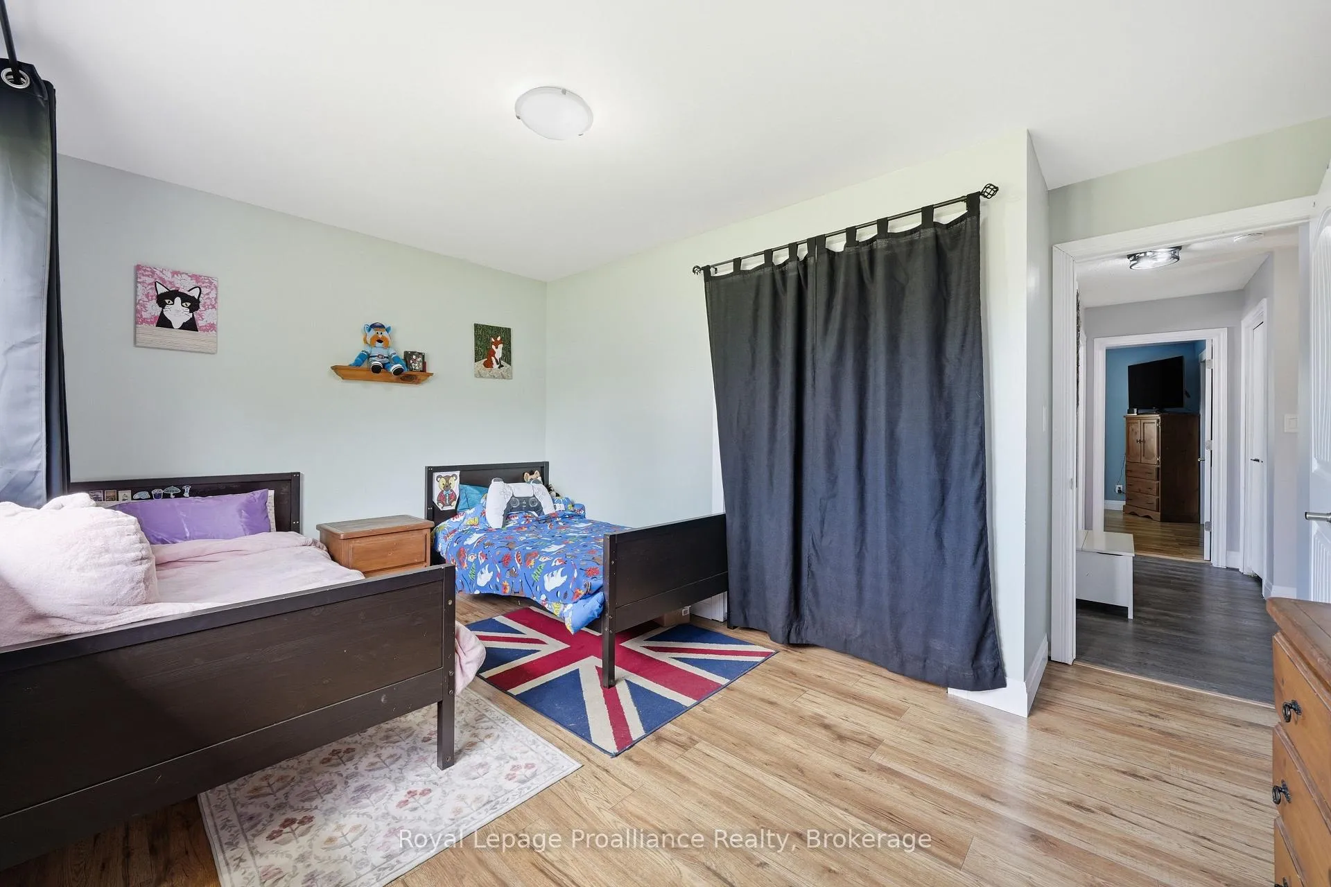 Photo 23 of 45 Nelson Street, Quinte West, Sidney Ward — HOMEH
