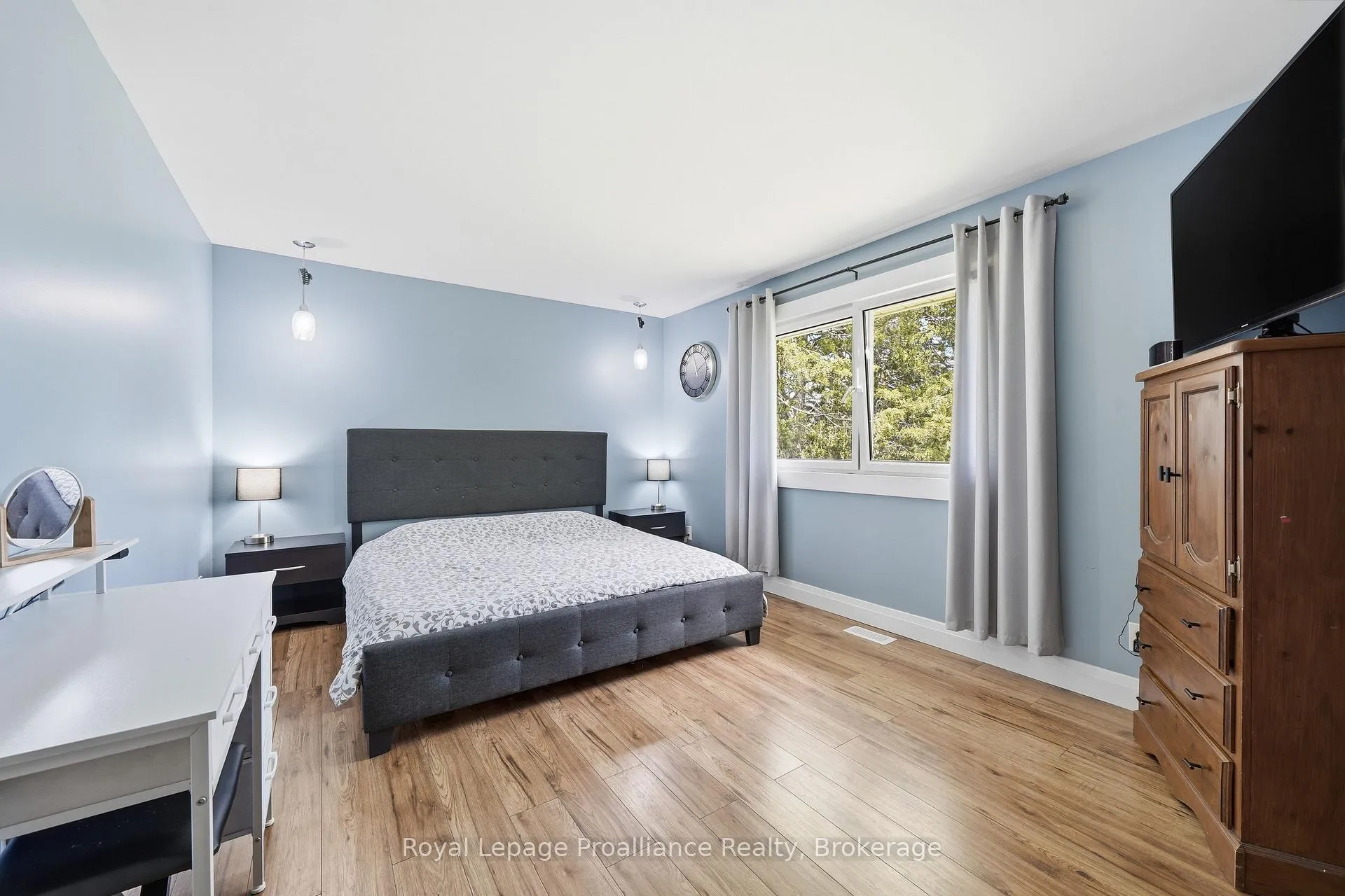 Photo 29 of 45 Nelson Street, Quinte West, Sidney Ward — HOMEH