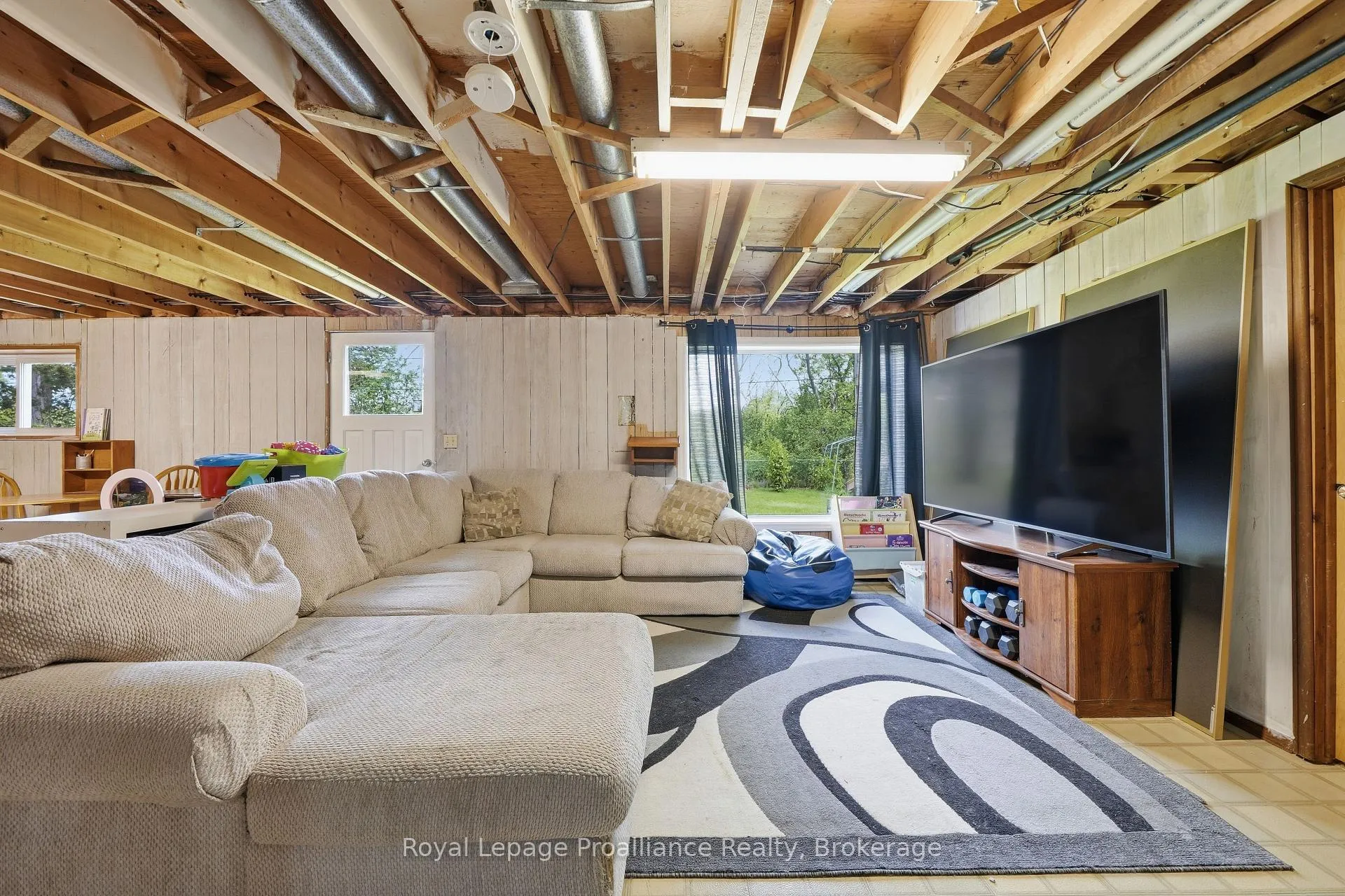 Photo 31 of 45 Nelson Street, Quinte West, Sidney Ward — HOMEH