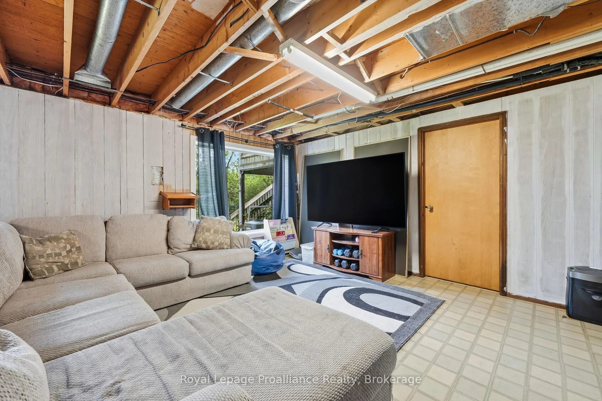 Photo 32 of 45 Nelson Street, Quinte West, Sidney Ward — HOMEH