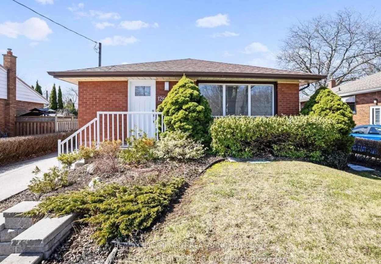 Photo 2 of Unit Upper Unit, 1266 Royal Drive W, Burlington, Mountainside — HOMEH