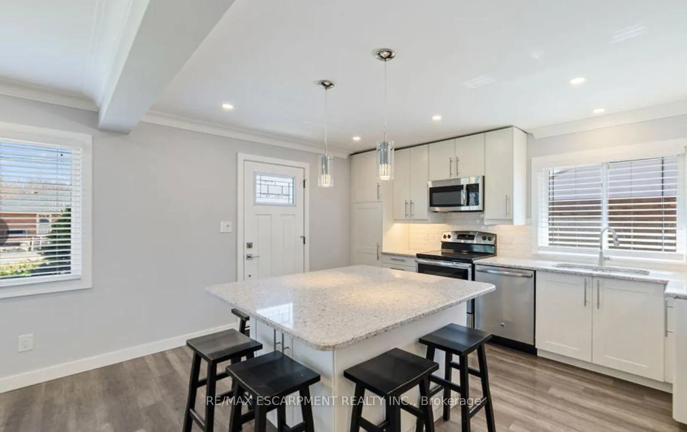Photo 4 of Unit Upper Unit, 1266 Royal Drive W, Burlington, Mountainside — HOMEH