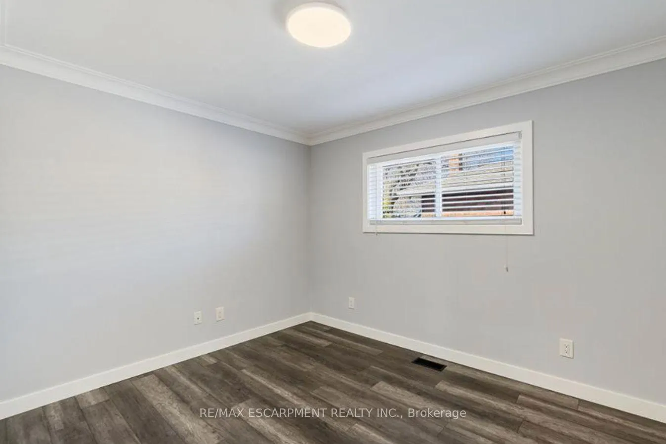 Photo 14 of Unit Upper Unit, 1266 Royal Drive W, Burlington, Mountainside — HOMEH