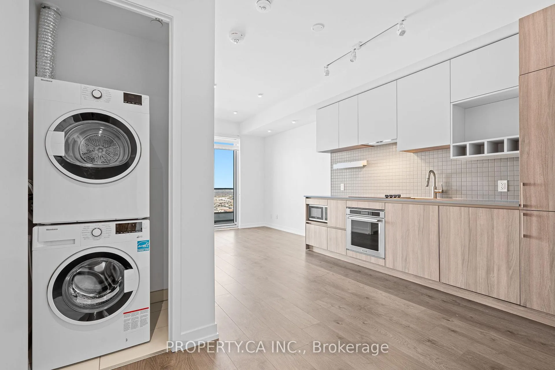 Photo 5 of Unit 4915, 950 Portage Parkway, Vaughan, Vaughan Corporate Centre — HOMEH