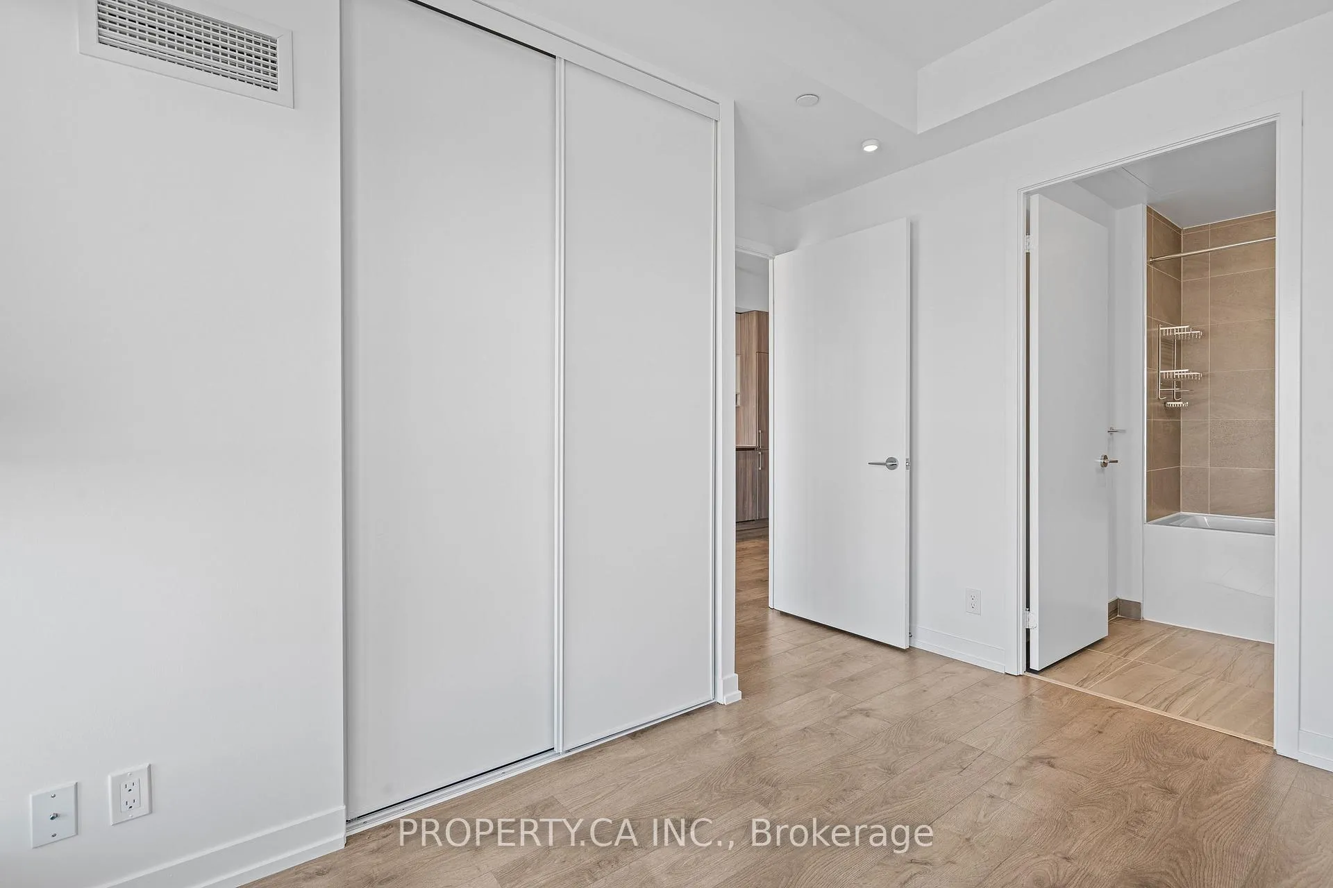 Photo 17 of Unit 4915, 950 Portage Parkway, Vaughan, Vaughan Corporate Centre — HOMEH