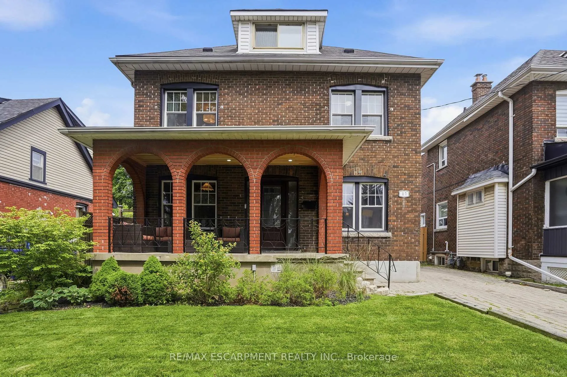 Front of 17 Tuxedo Avenue S