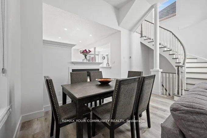 Photo 10 of 144 Broomlands Drive, Vaughan, Maple — HOMEH