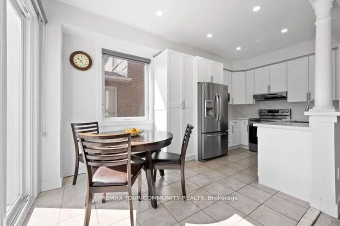 Photo 16 of 144 Broomlands Drive, Vaughan, Maple — HOMEH