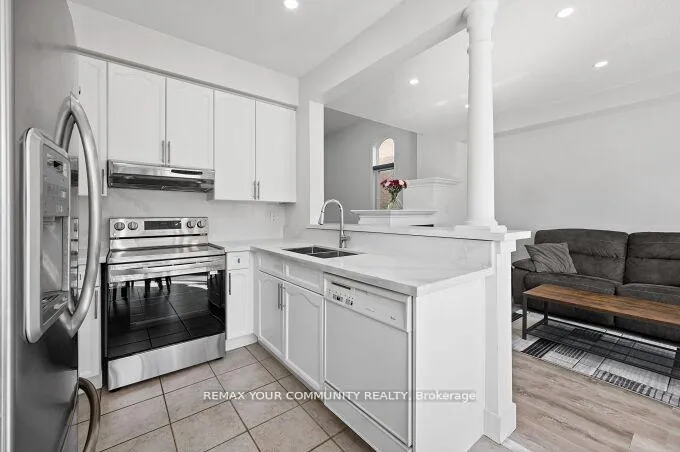Photo 18 of 144 Broomlands Drive, Vaughan, Maple — HOMEH