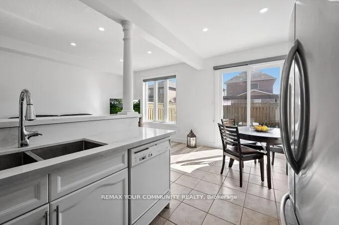 Photo 19 of 144 Broomlands Drive, Vaughan, Maple — HOMEH
