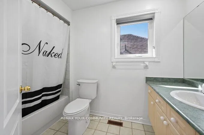 Photo 31 of 144 Broomlands Drive, Vaughan, Maple — HOMEH