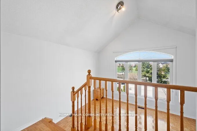 Photo 32 of 144 Broomlands Drive, Vaughan, Maple — HOMEH