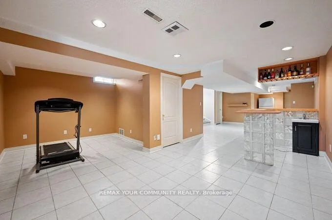 Photo 40 of 144 Broomlands Drive, Vaughan, Maple — HOMEH