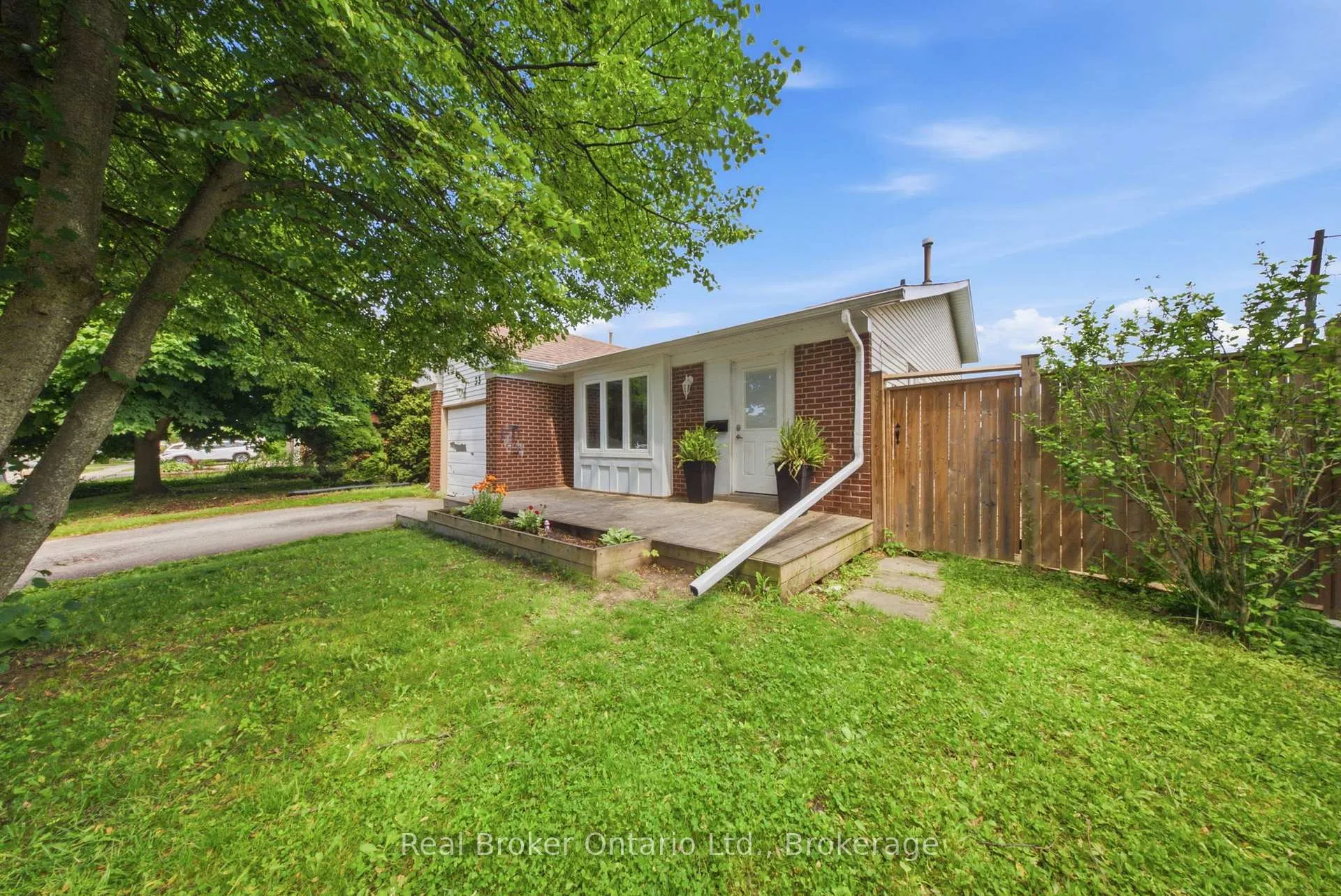 Photo 1 of 33 Hallmark Street, Brantford — HOMEH