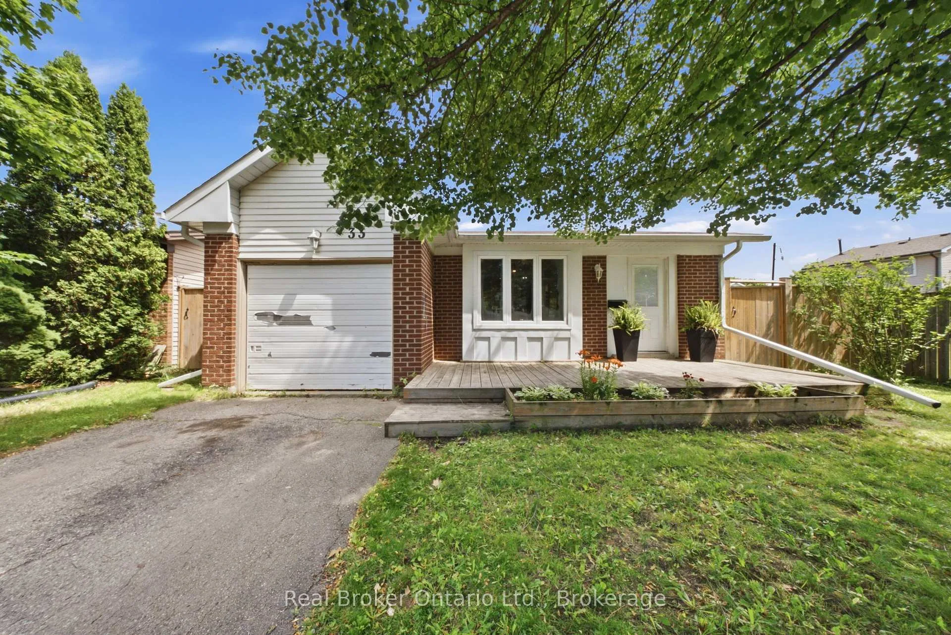 Photo 3 of 33 Hallmark Street, Brantford — HOMEH
