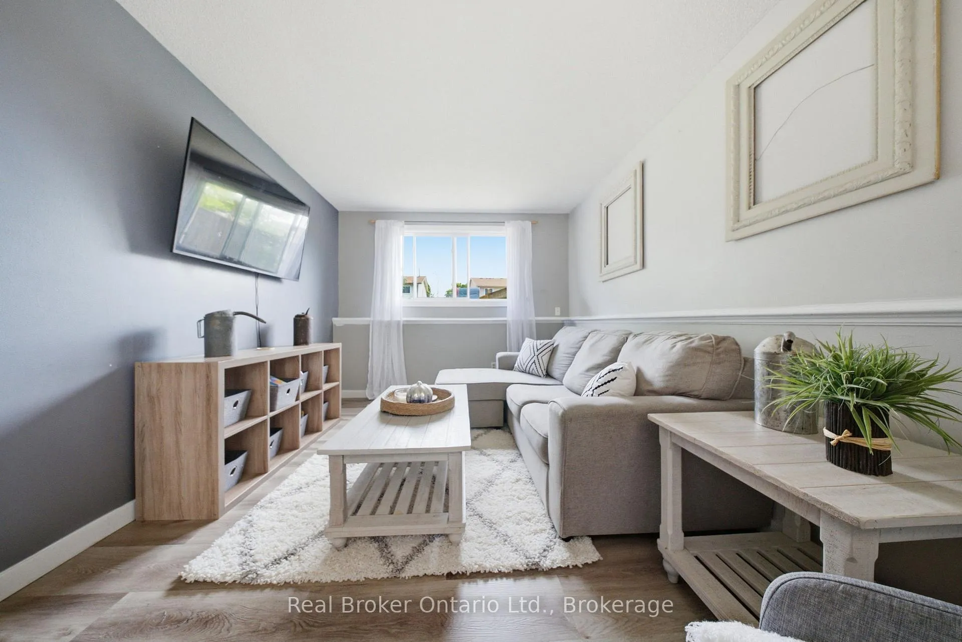 Photo 16 of 33 Hallmark Street, Brantford — HOMEH