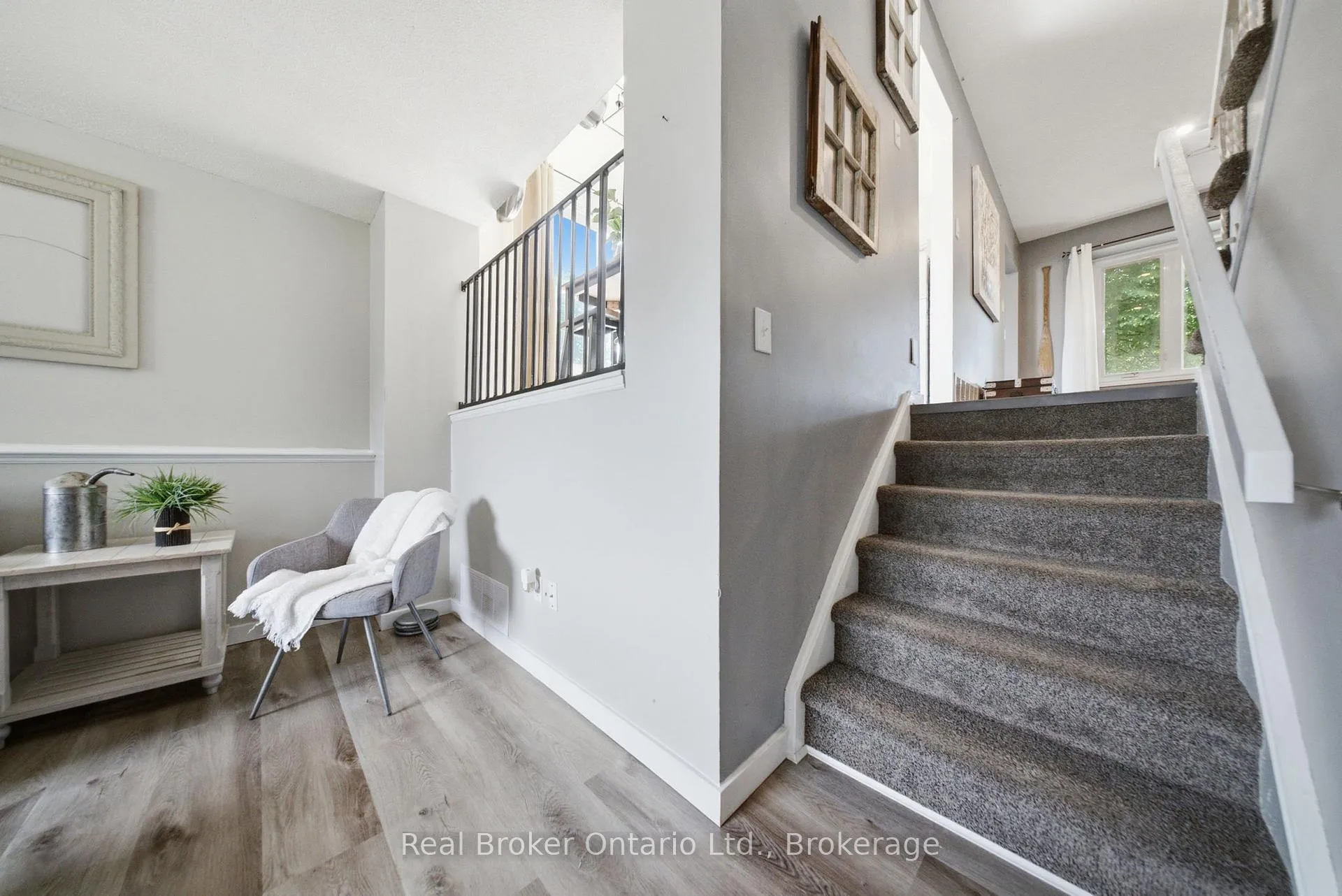 Photo 17 of 33 Hallmark Street, Brantford — HOMEH