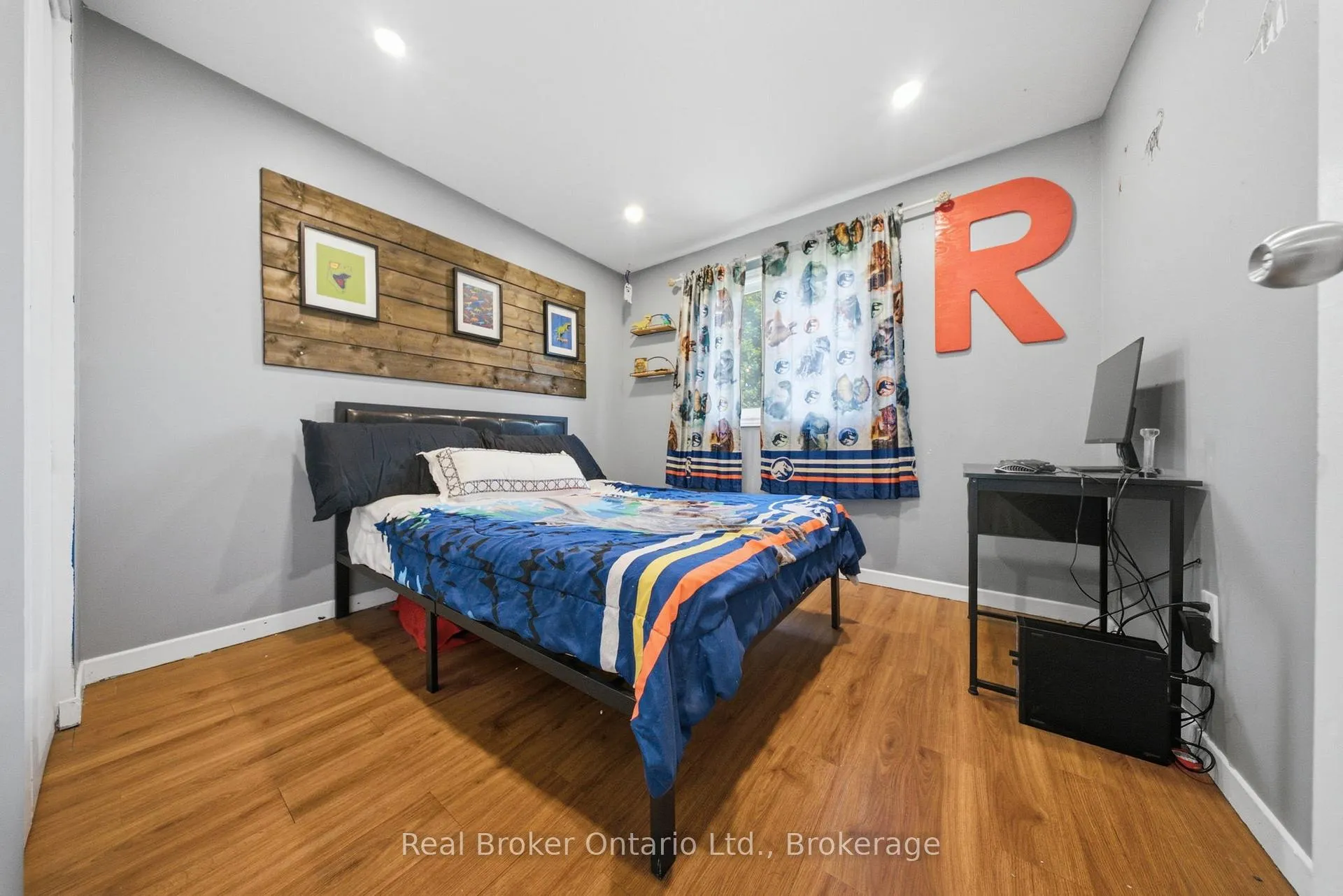 Photo 21 of 33 Hallmark Street, Brantford — HOMEH