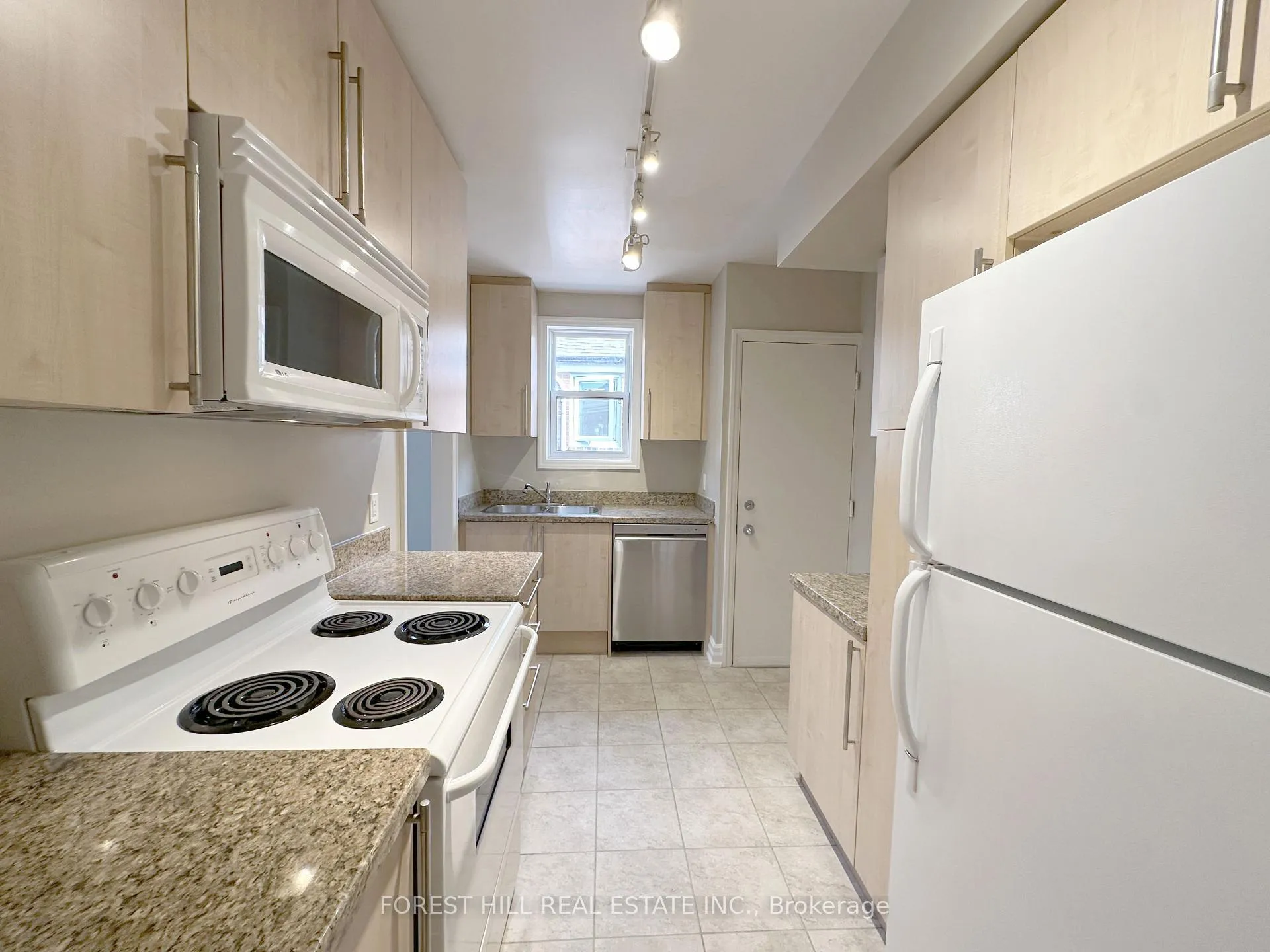 Photo 12 of Unit 2 (Upper), 1003 Avenue Road, Toronto, Yonge-Eglinton — HOMEH