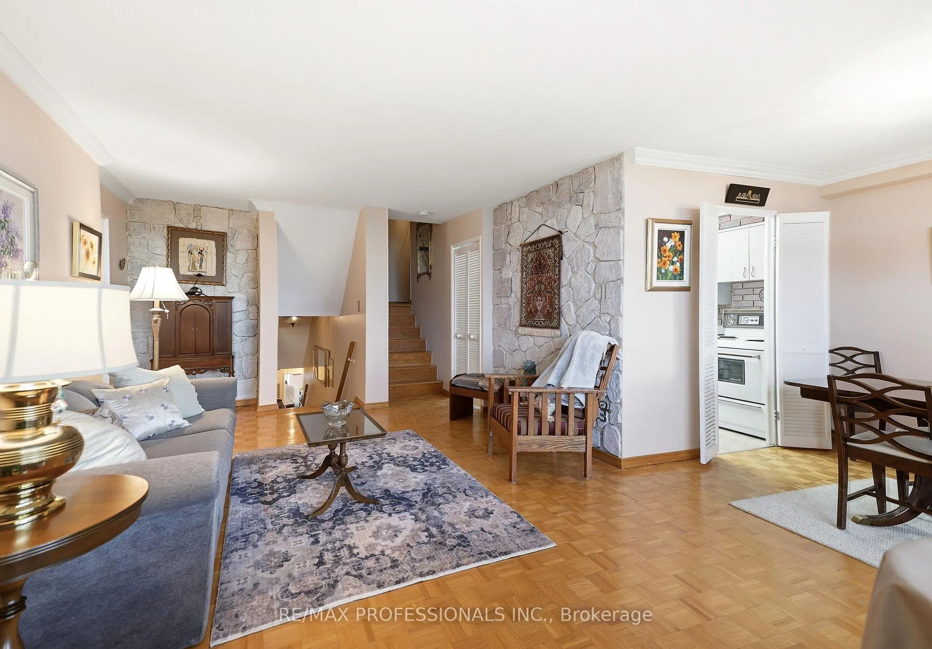 Photo 4 of Unit 1208, 11 Wincott Drive, Etobicoke, Kingsview Village-The Westway — HOMEH