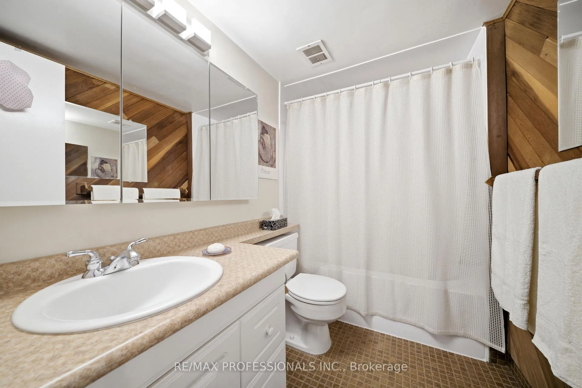 Photo 26 of Unit 1208, 11 Wincott Drive, Etobicoke, Kingsview Village-The Westway — HOMEH