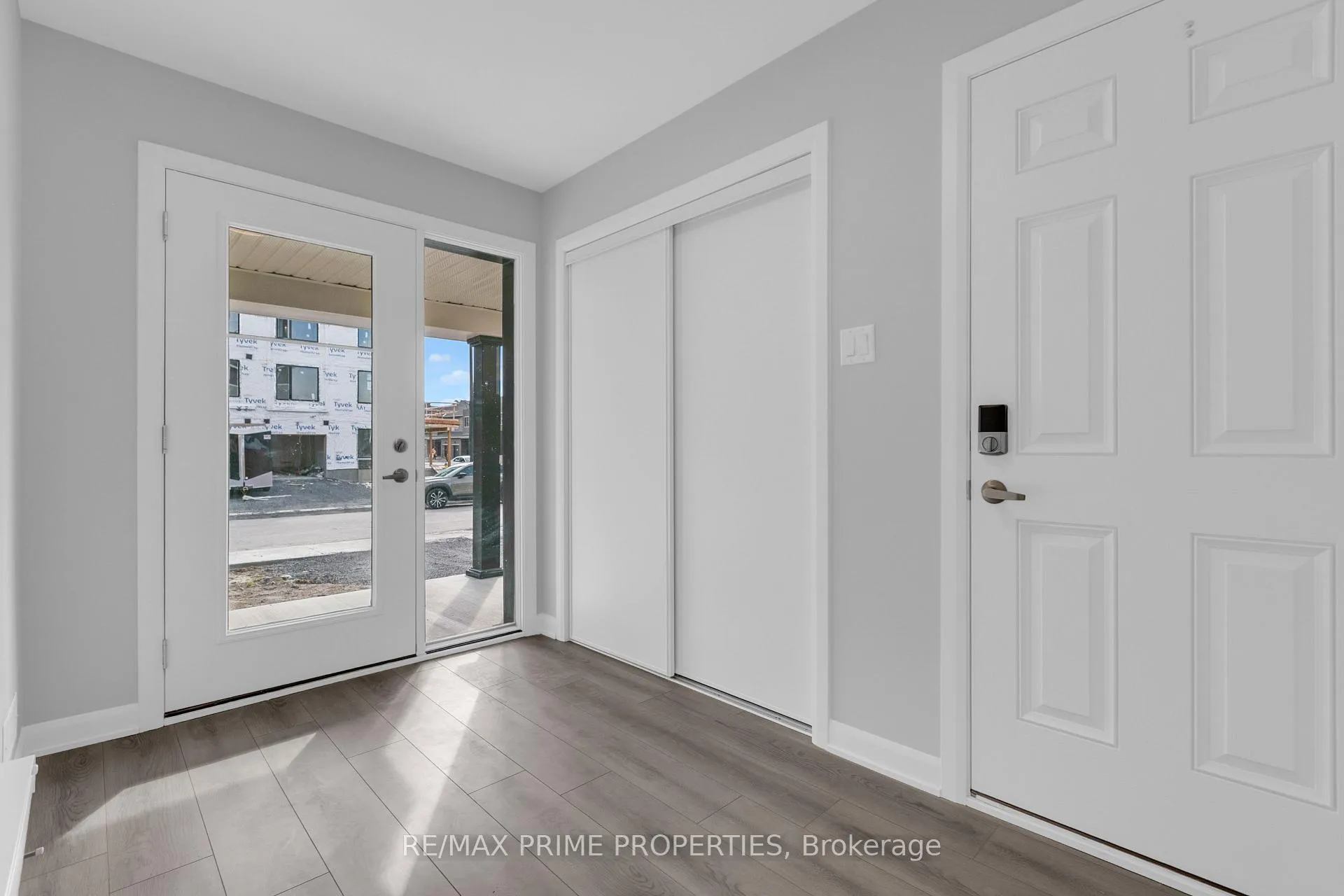 Photo 2 of 782 Tadpole Crescent, Ottawa, Barrhaven - Half Moon Bay — HOMEH