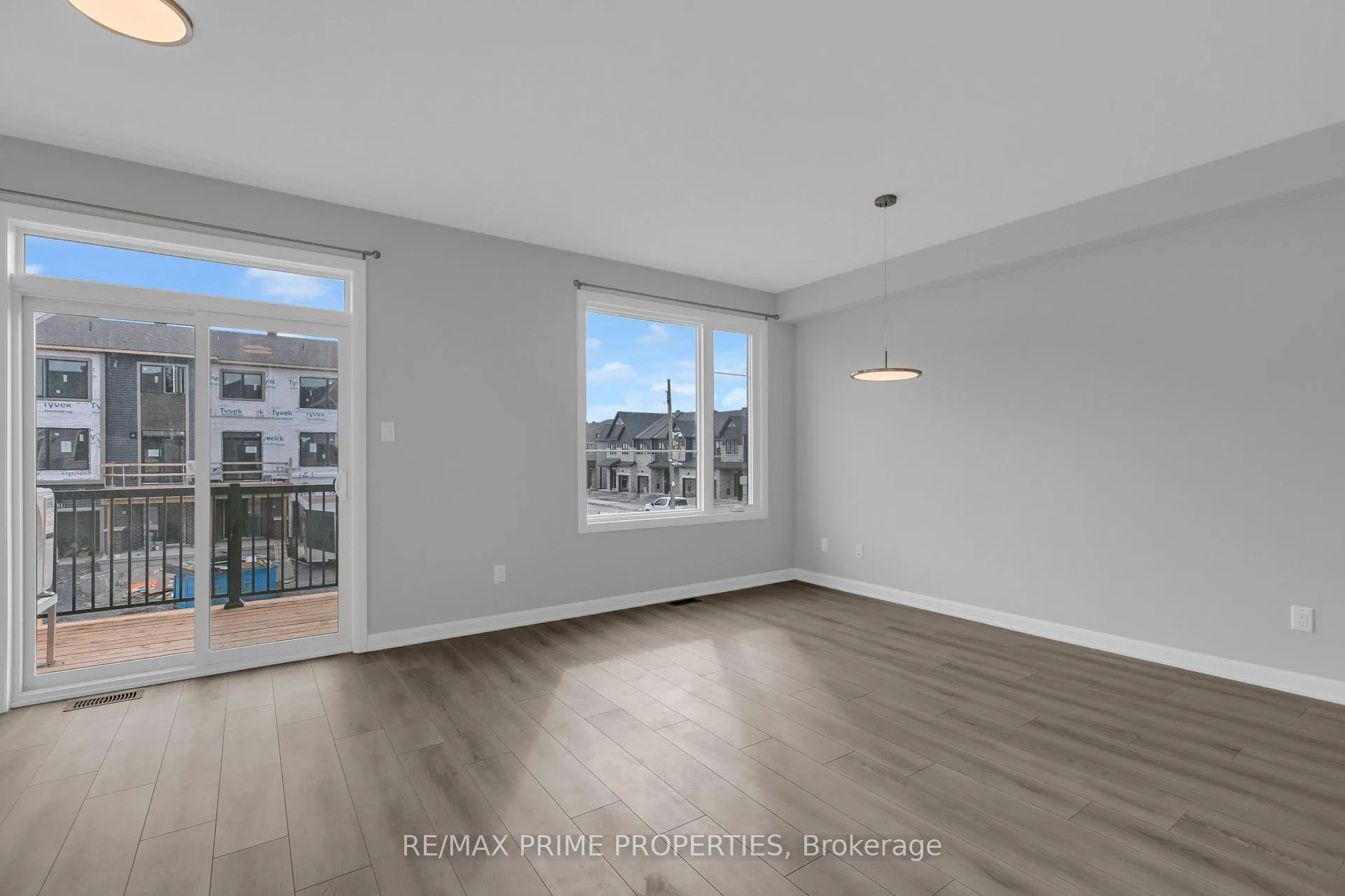 Photo 4 of 782 Tadpole Crescent, Ottawa, Barrhaven - Half Moon Bay — HOMEH