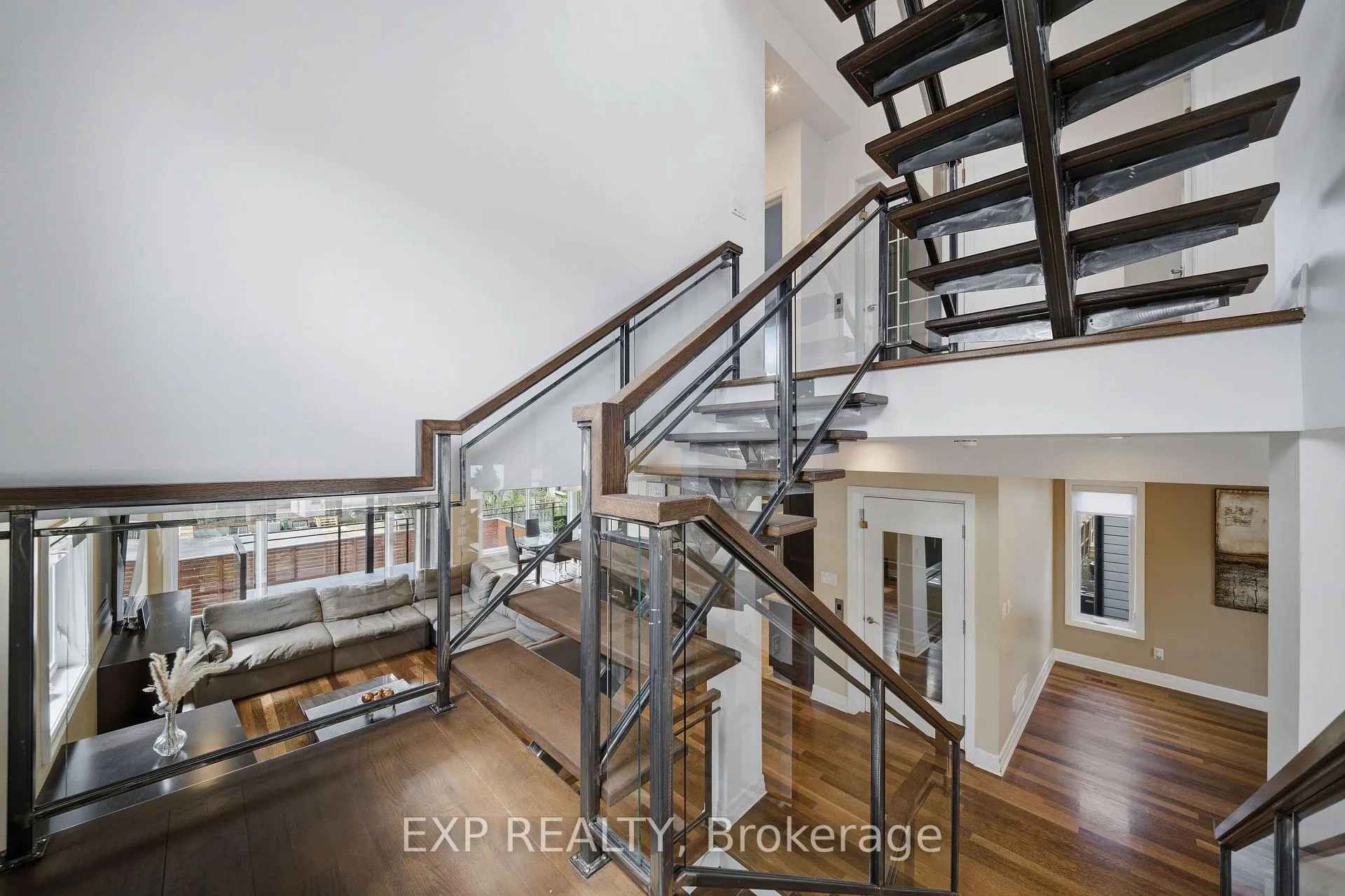 Photo 13 of 1356 Louis Lane, Ottawa, Cyrville Rd./Industrial Park — HOMEH