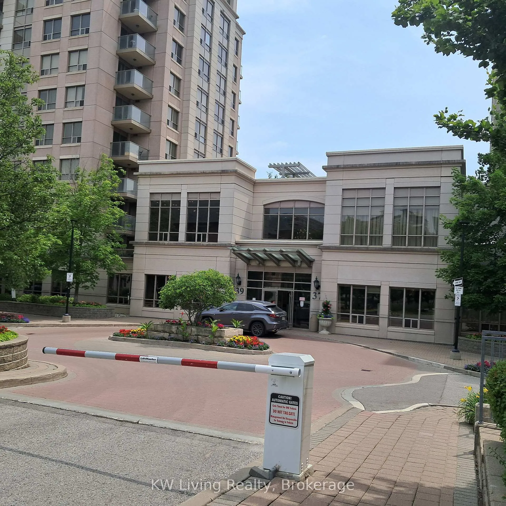 Front of Unit 309, 39 Galleria Parkway